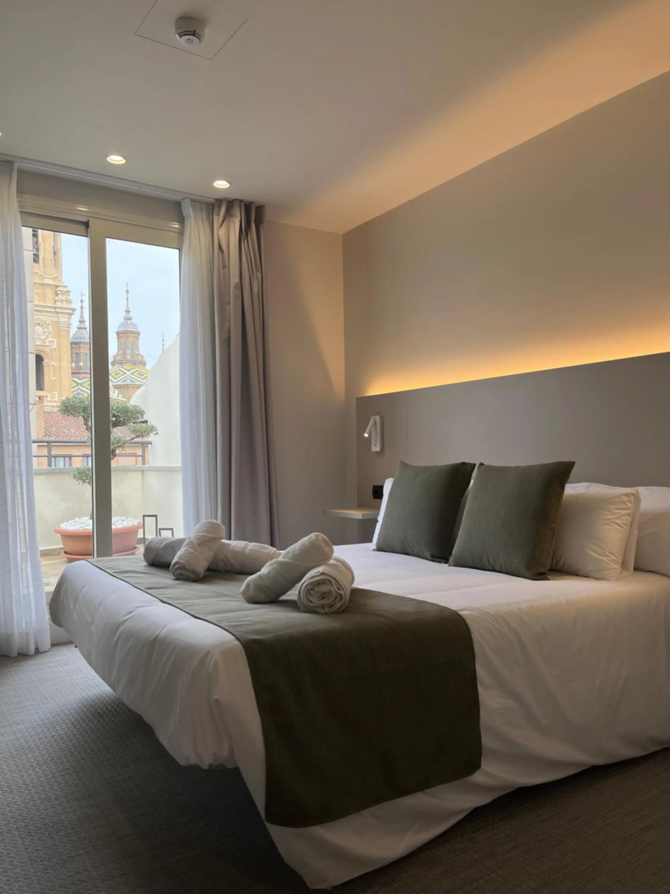 Photo of the whole room, Bed in VTZ Hotel San Valero