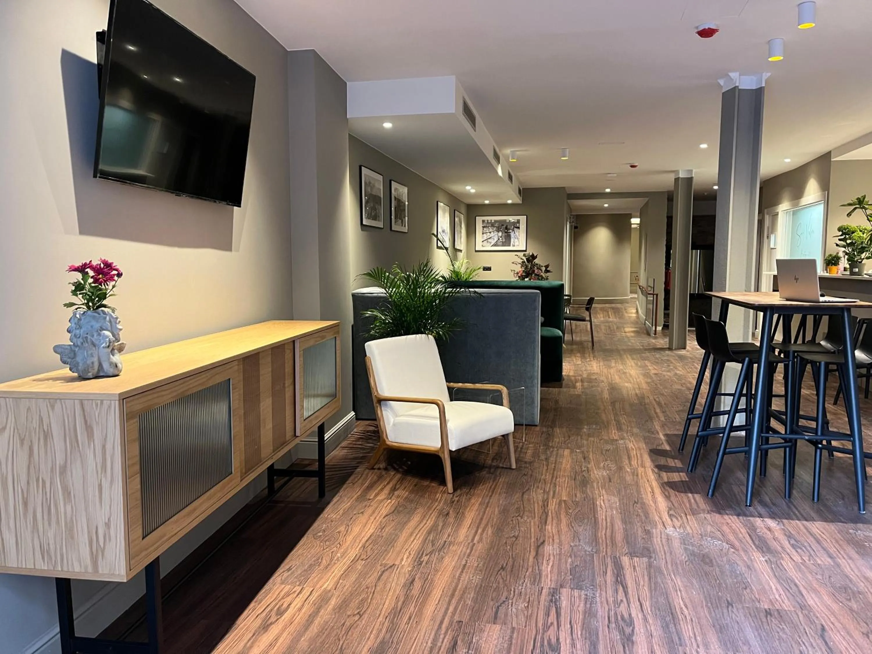 Lounge or bar in VTZ Hotel San Valero