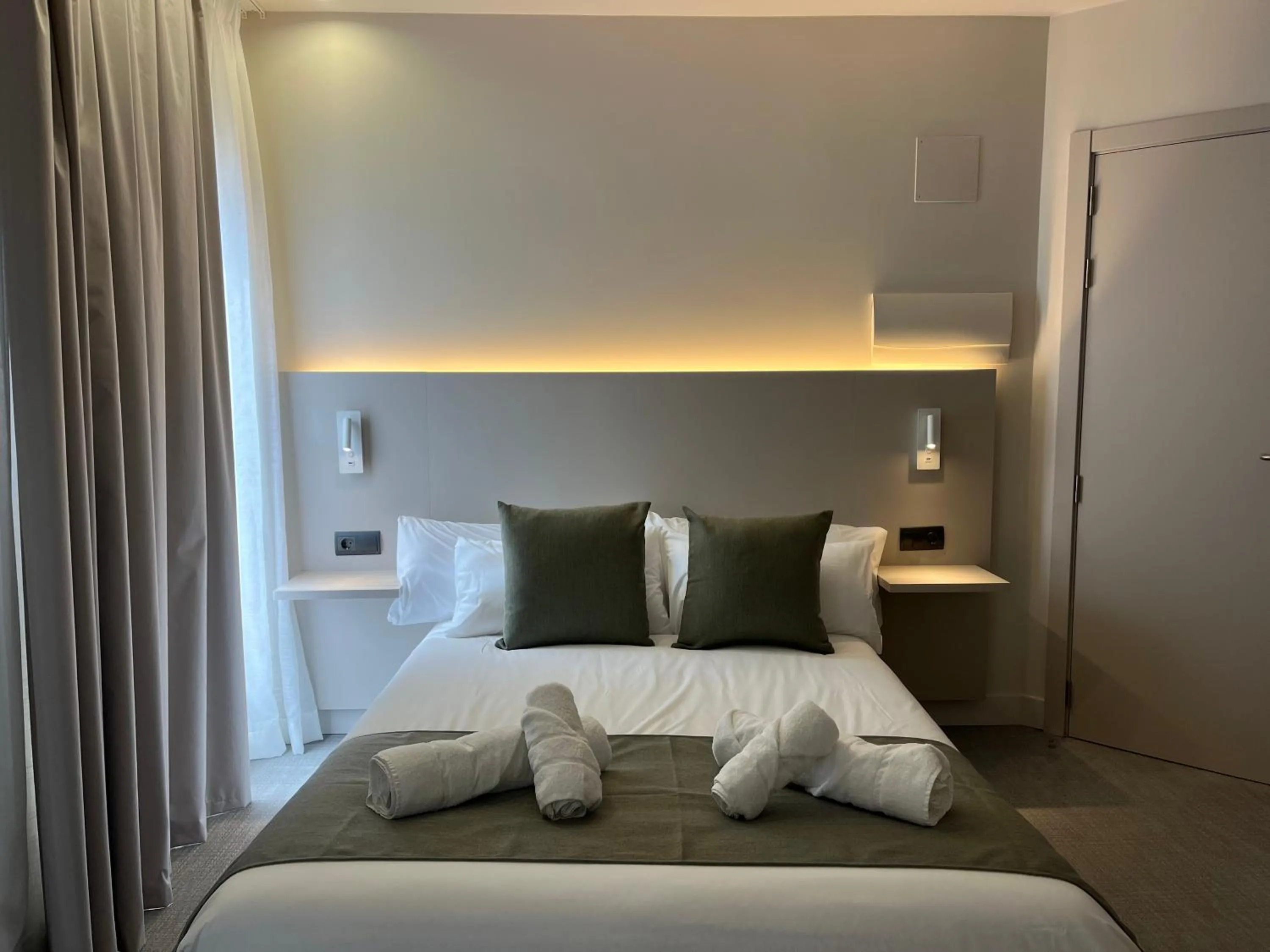 Photo of the whole room, Bed in VTZ Hotel San Valero