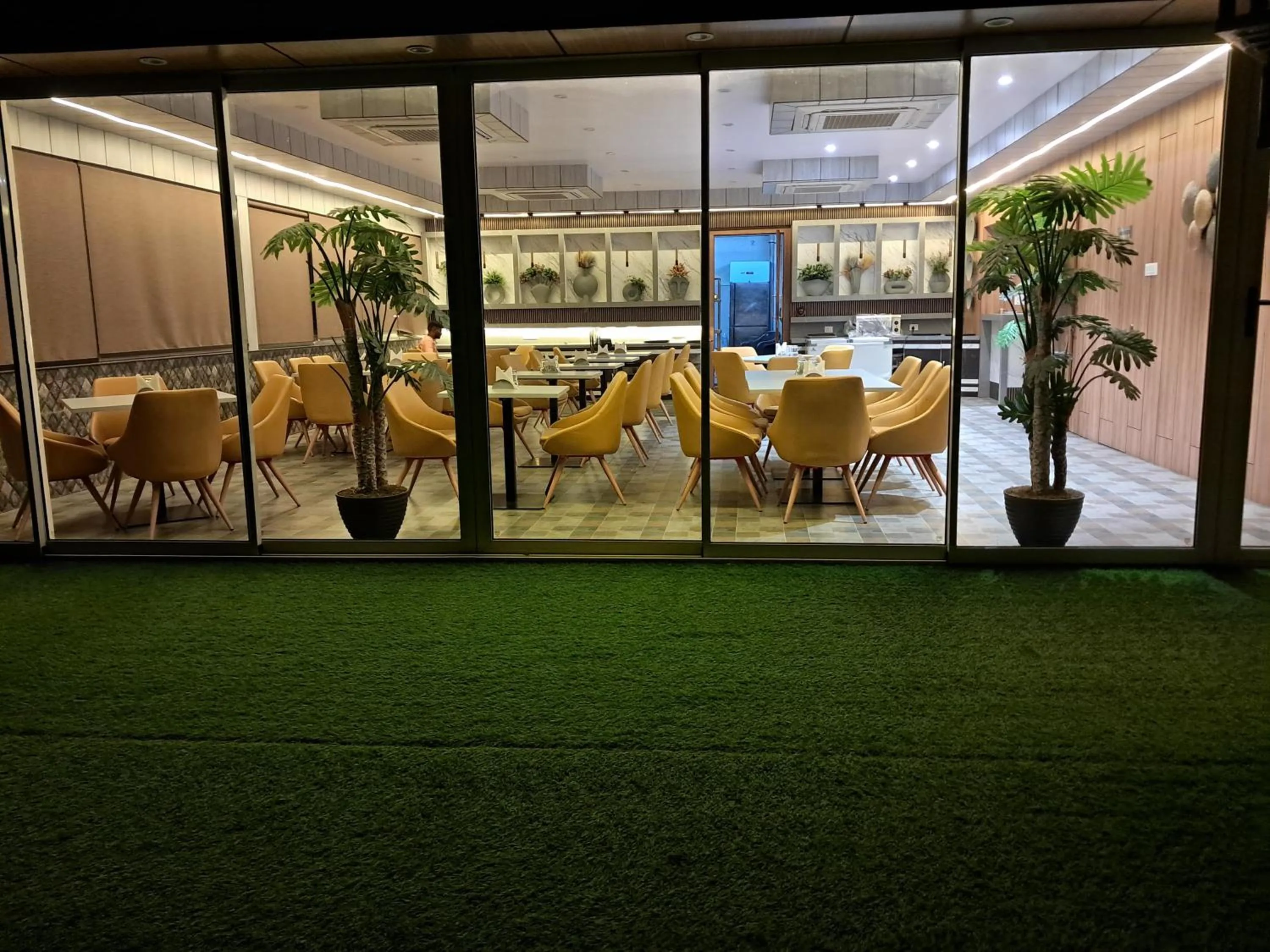 Restaurant/places to eat in Hotel Sri Balaji