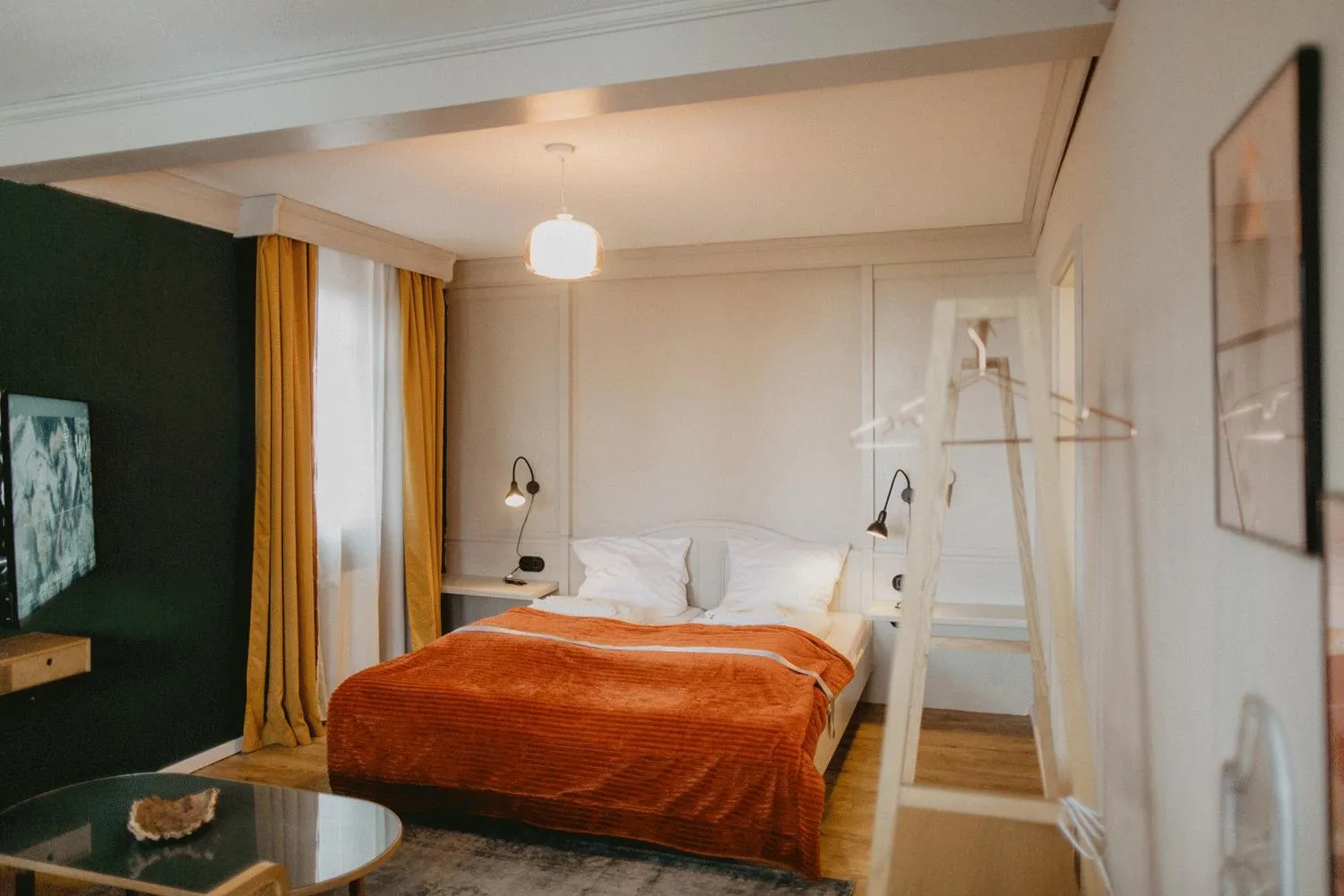 Bed in Peak Hotel & Event