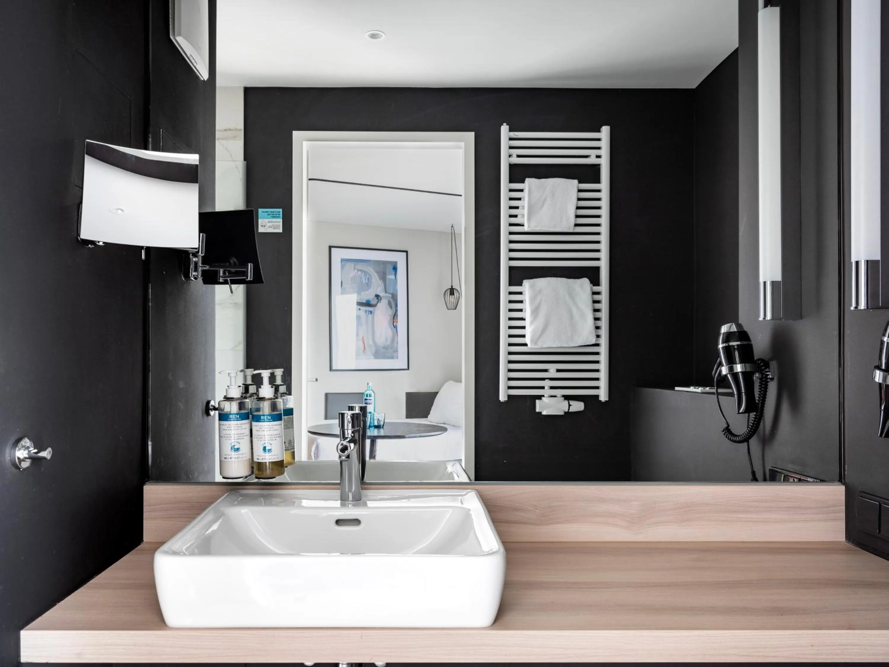 Bathroom in Numa Frankfurt Bloc