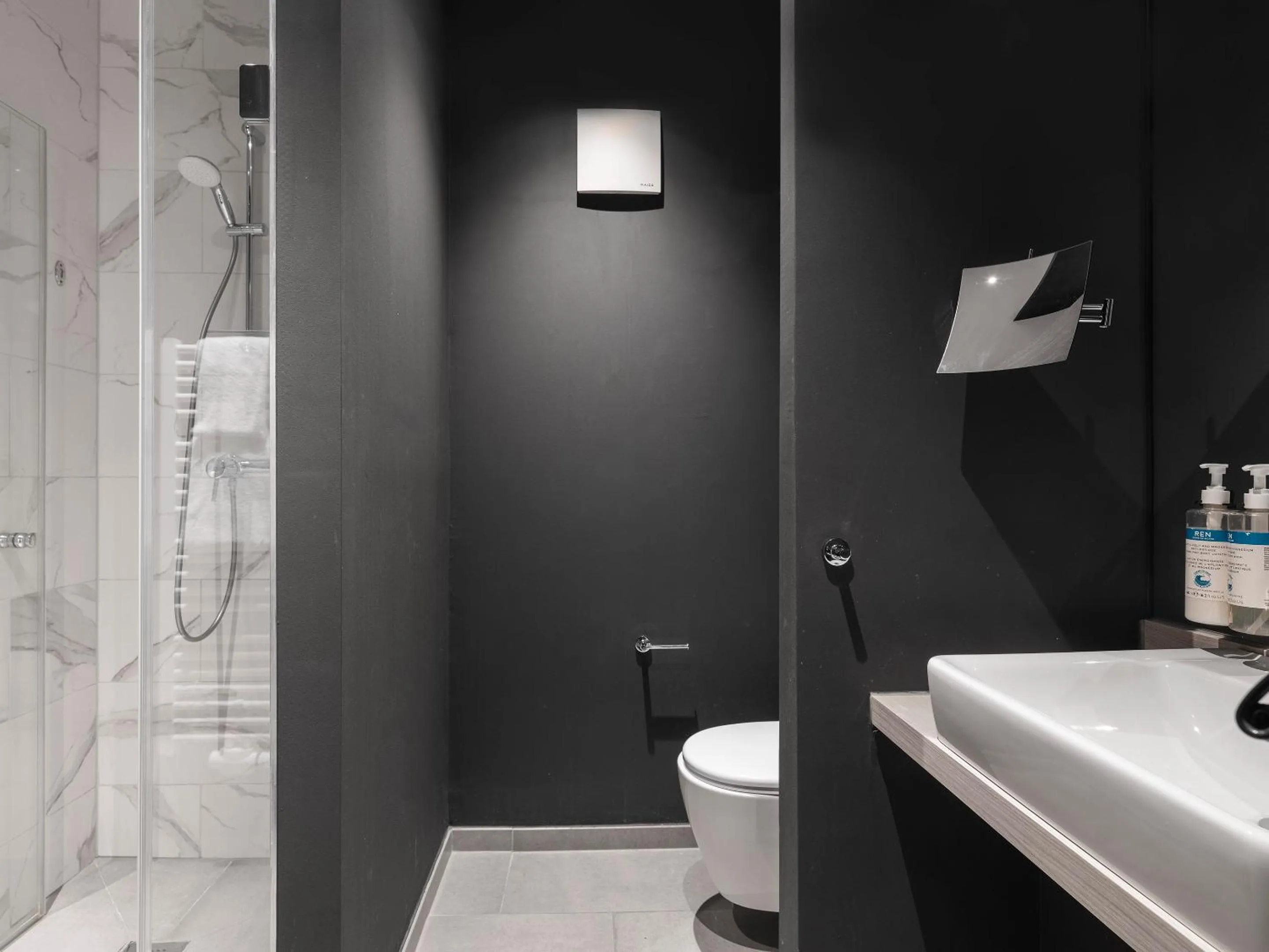 Toilet in Numa Frankfurt Bloc