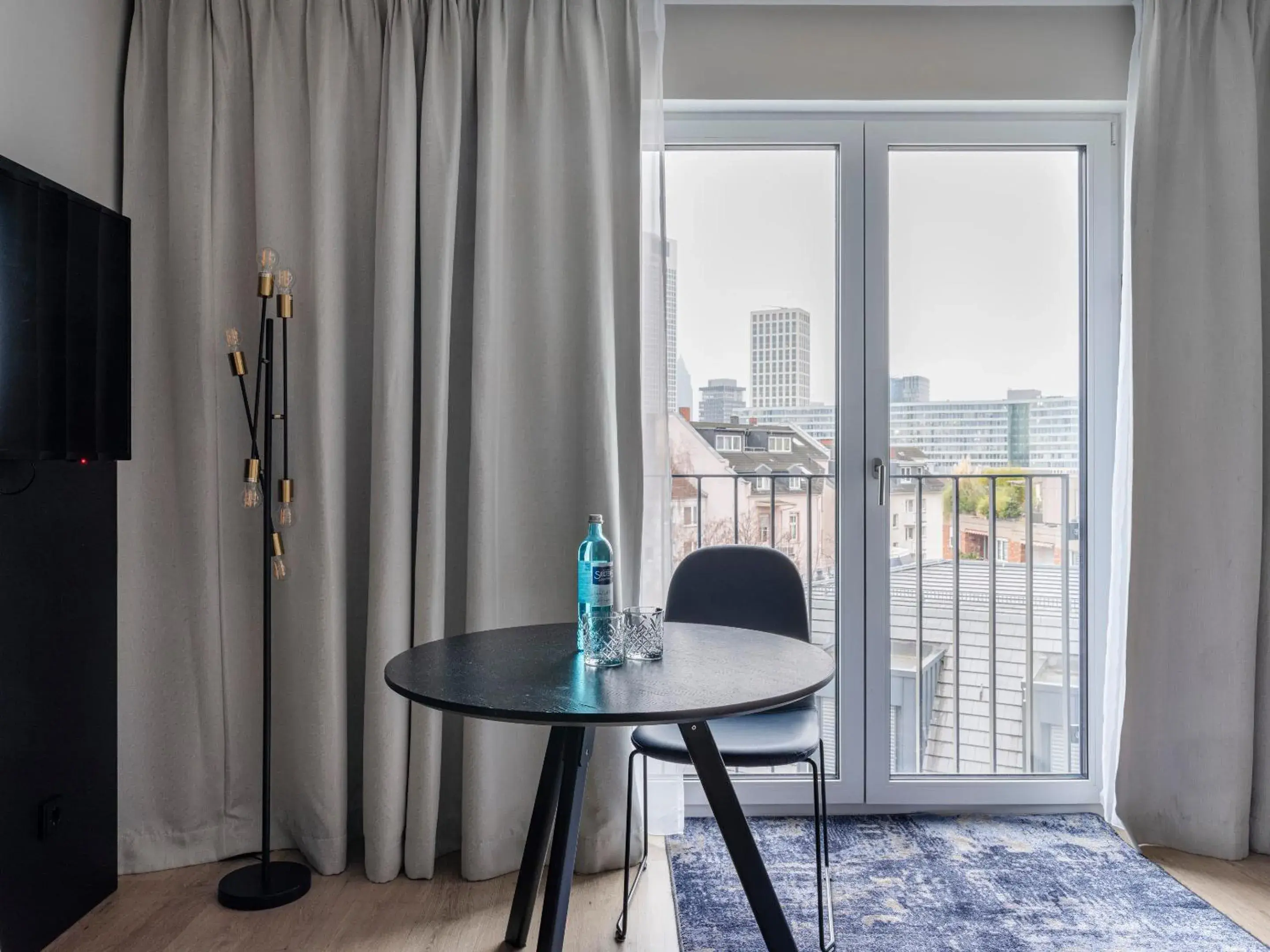 Large Studio with Kitchenette, Elevator Access - No Air Conditioning in Numa Frankfurt Bloc Large Studio with Kitchenette, Elevator Access - No Air Conditioning in Numa Frankfurt Bloc