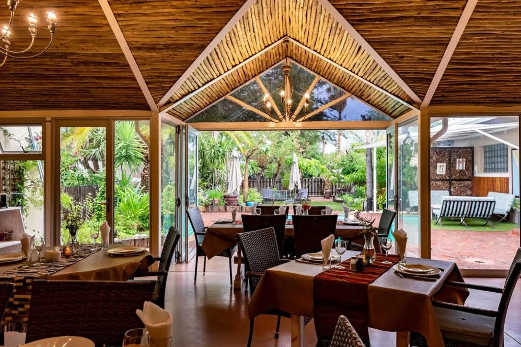 Restaurant/places to eat in Londiningi Guesthouse