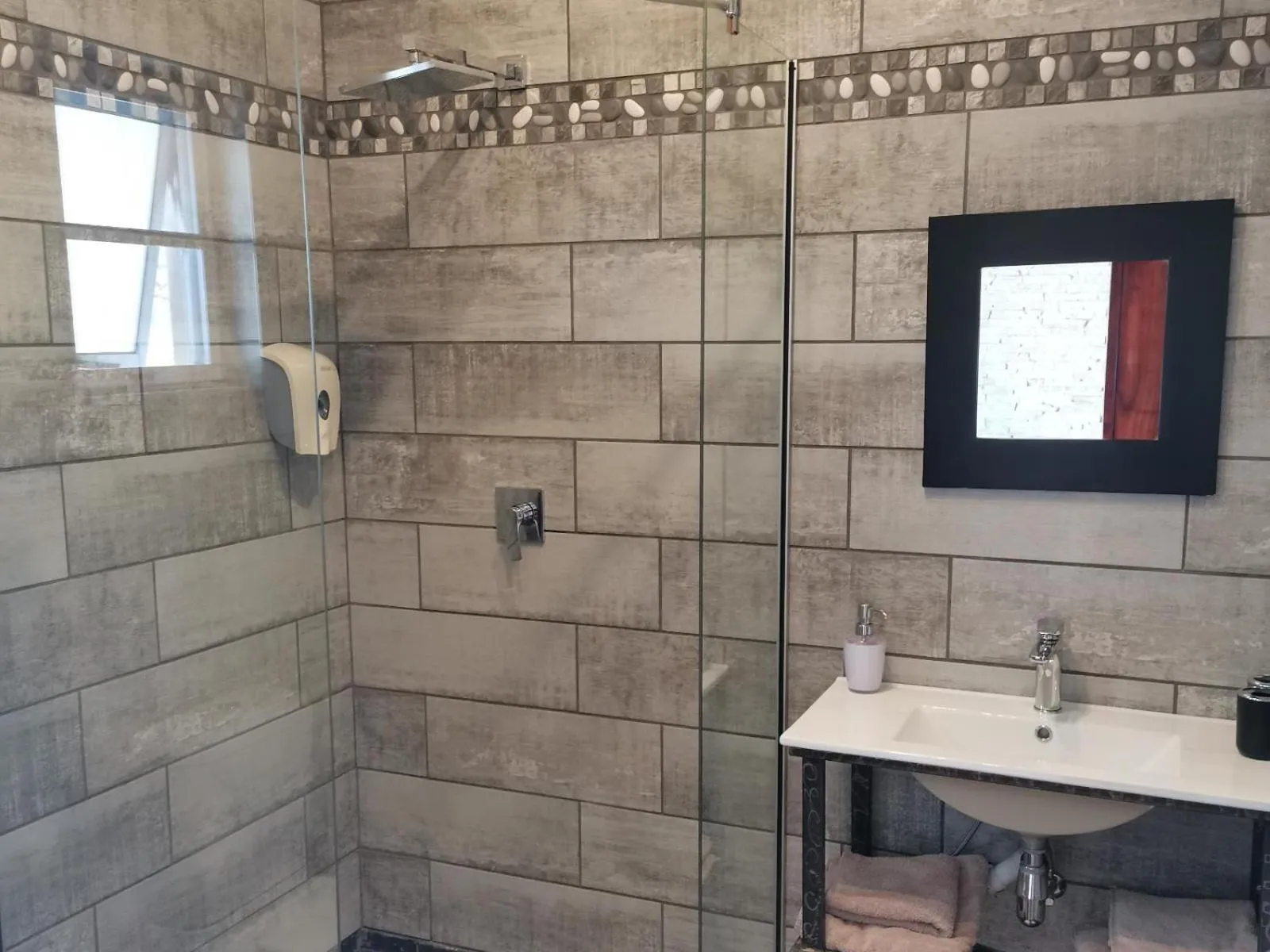 Shower in Londiningi Guesthouse