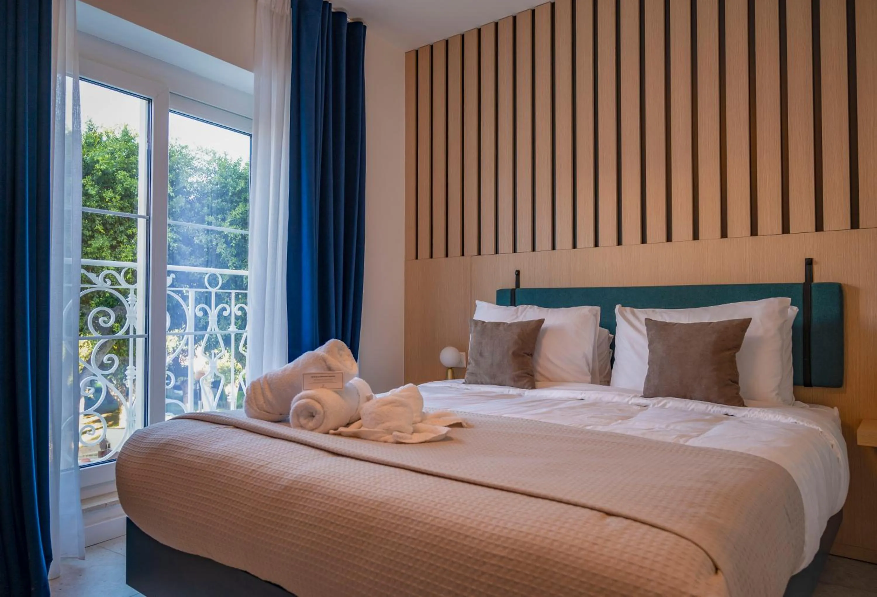 Bed in Townhouse17 Boutique Bed & Breakfast