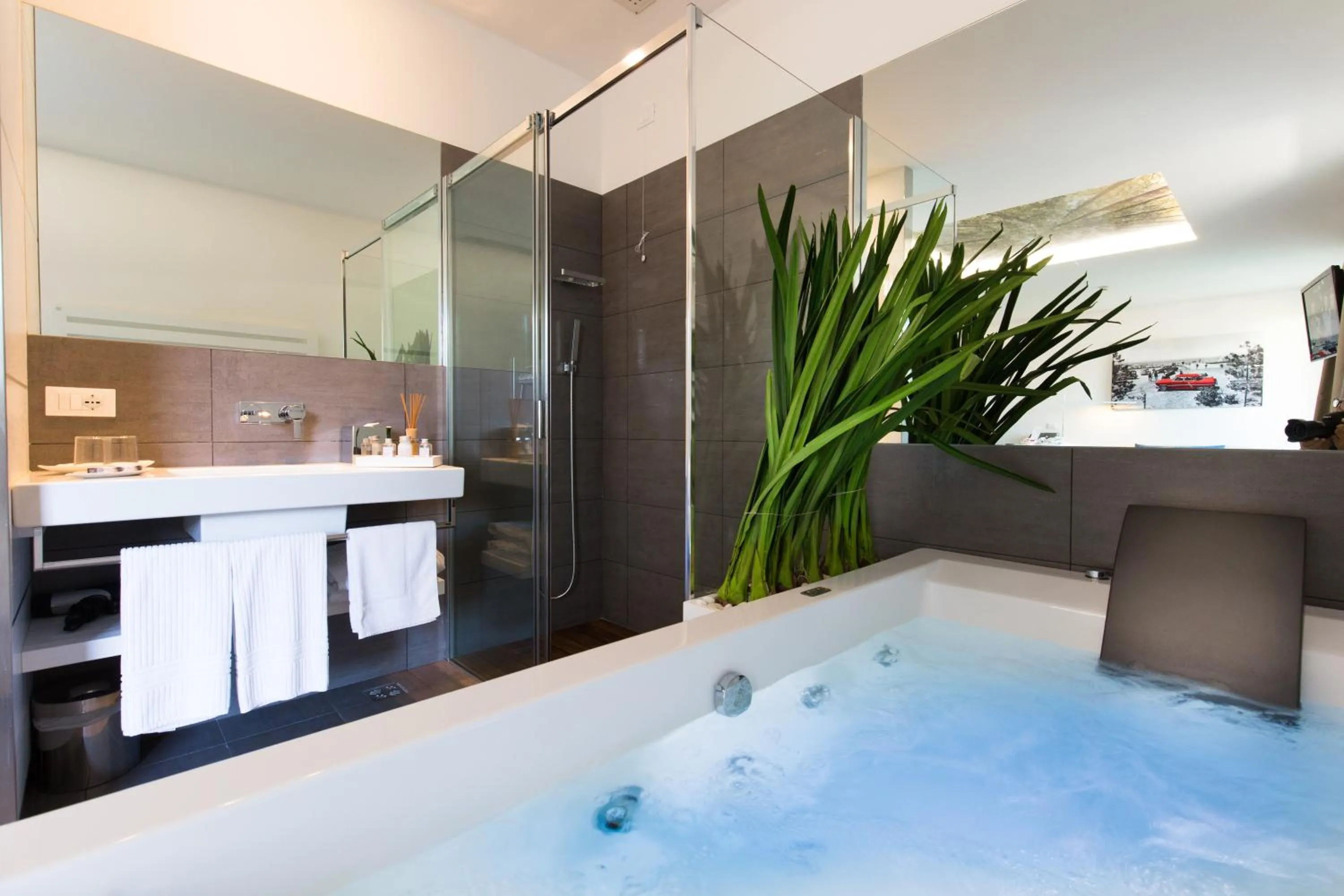 Hot Tub in Hotel Florida