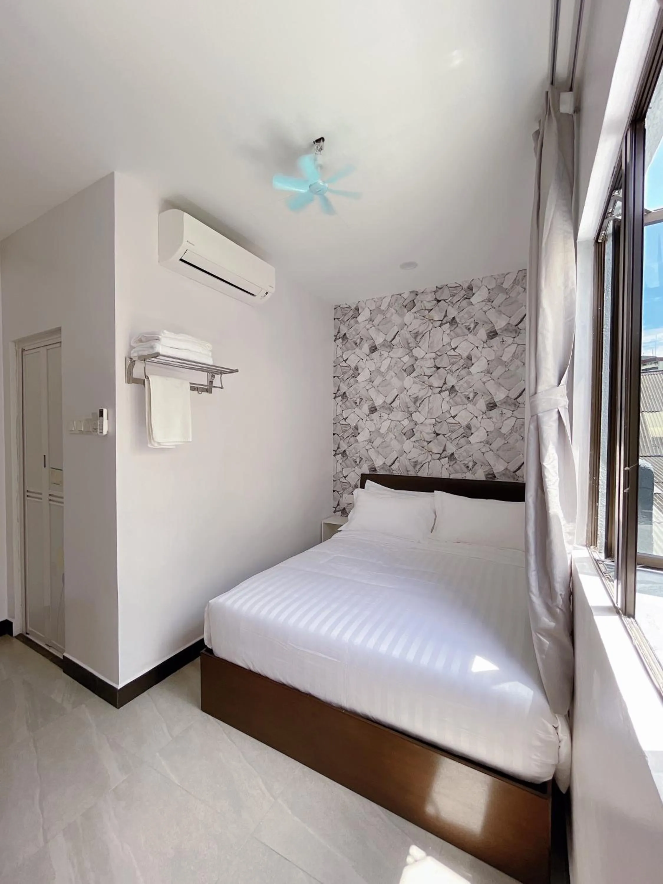 Bedroom, Bed in Hotel Decentraland Kuala Terengganu