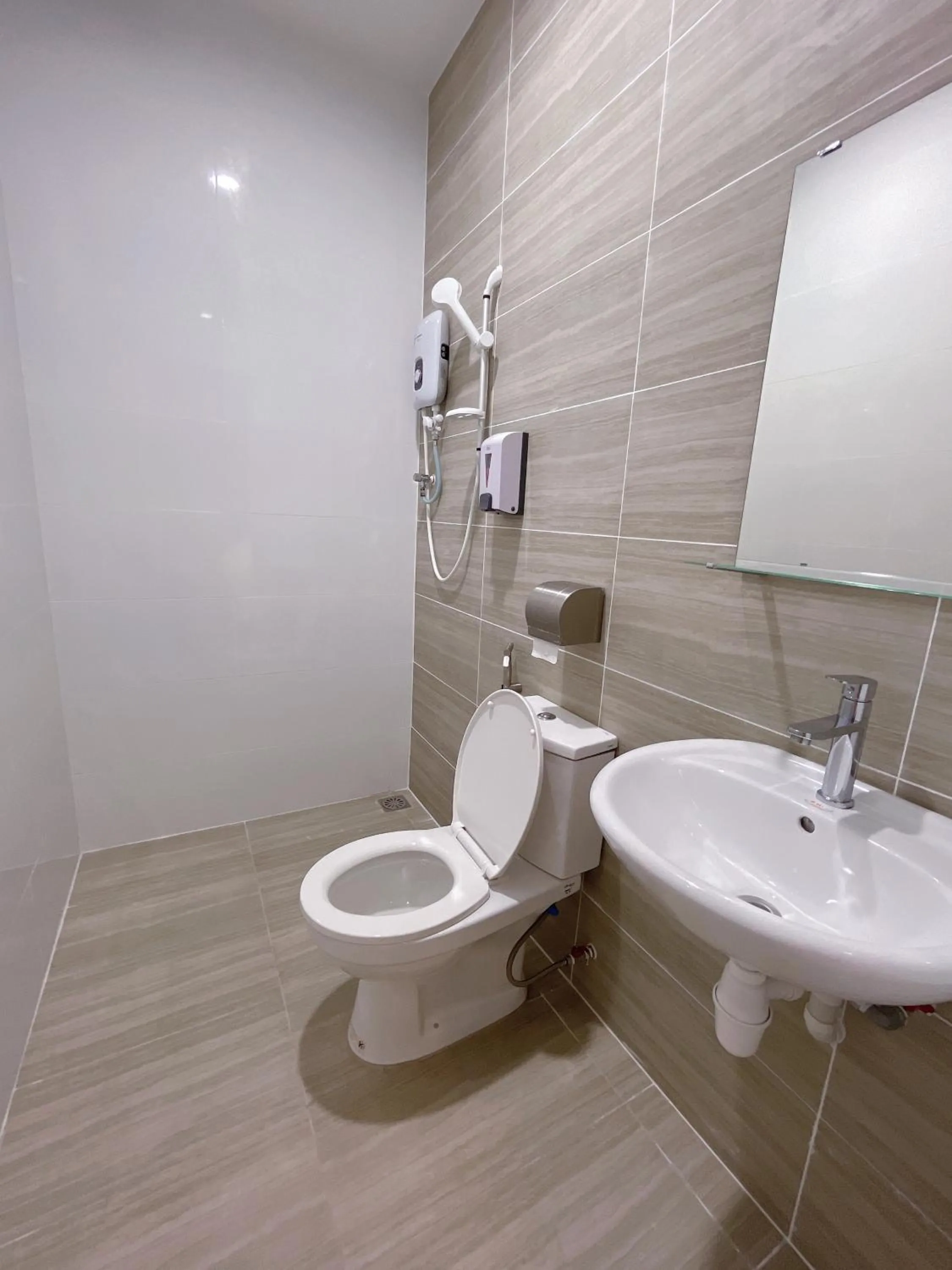 Bathroom in Hotel Decentraland Kuala Terengganu