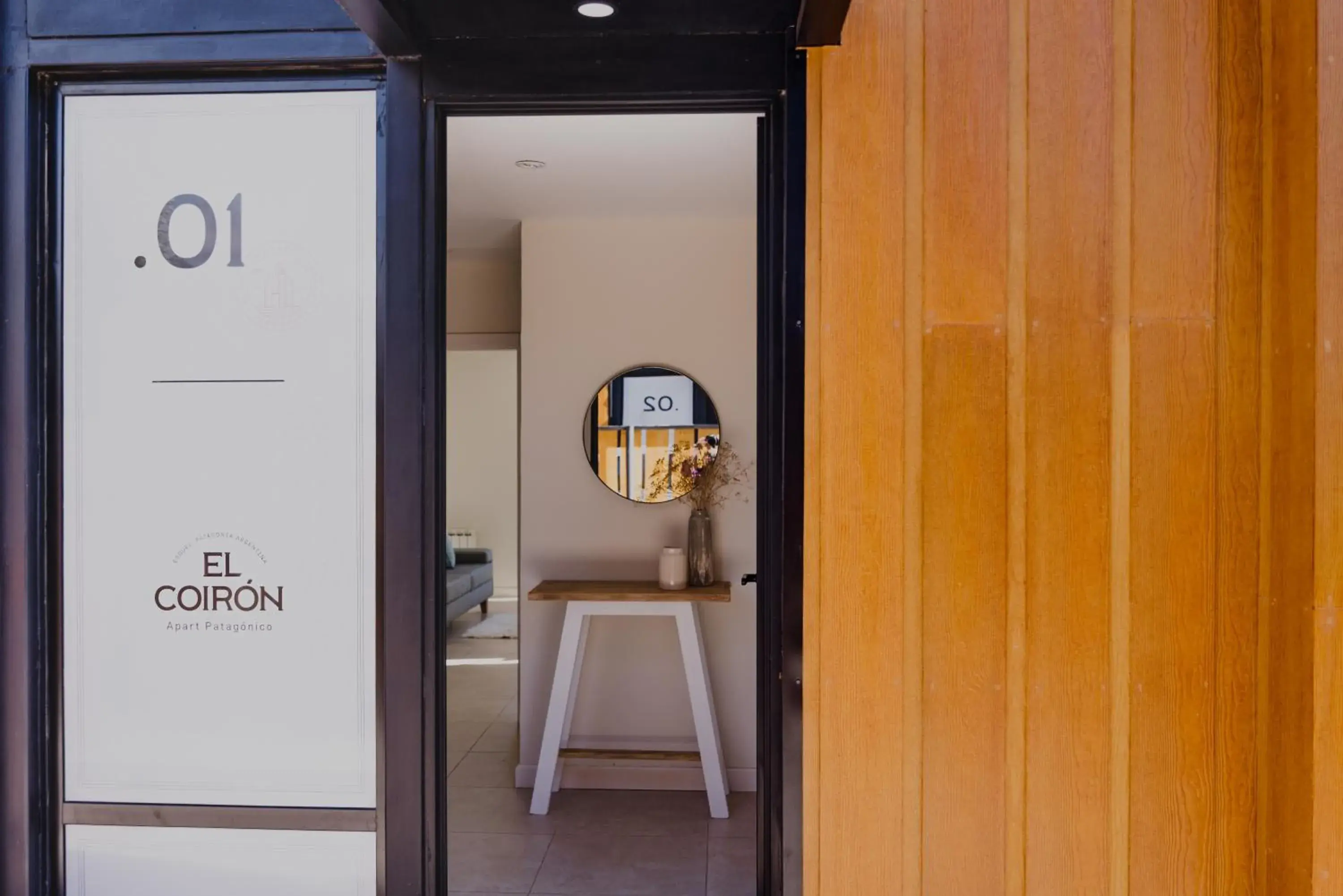 Facade/entrance in El Coiron Aparts Facade/entrance in El Coiron Aparts