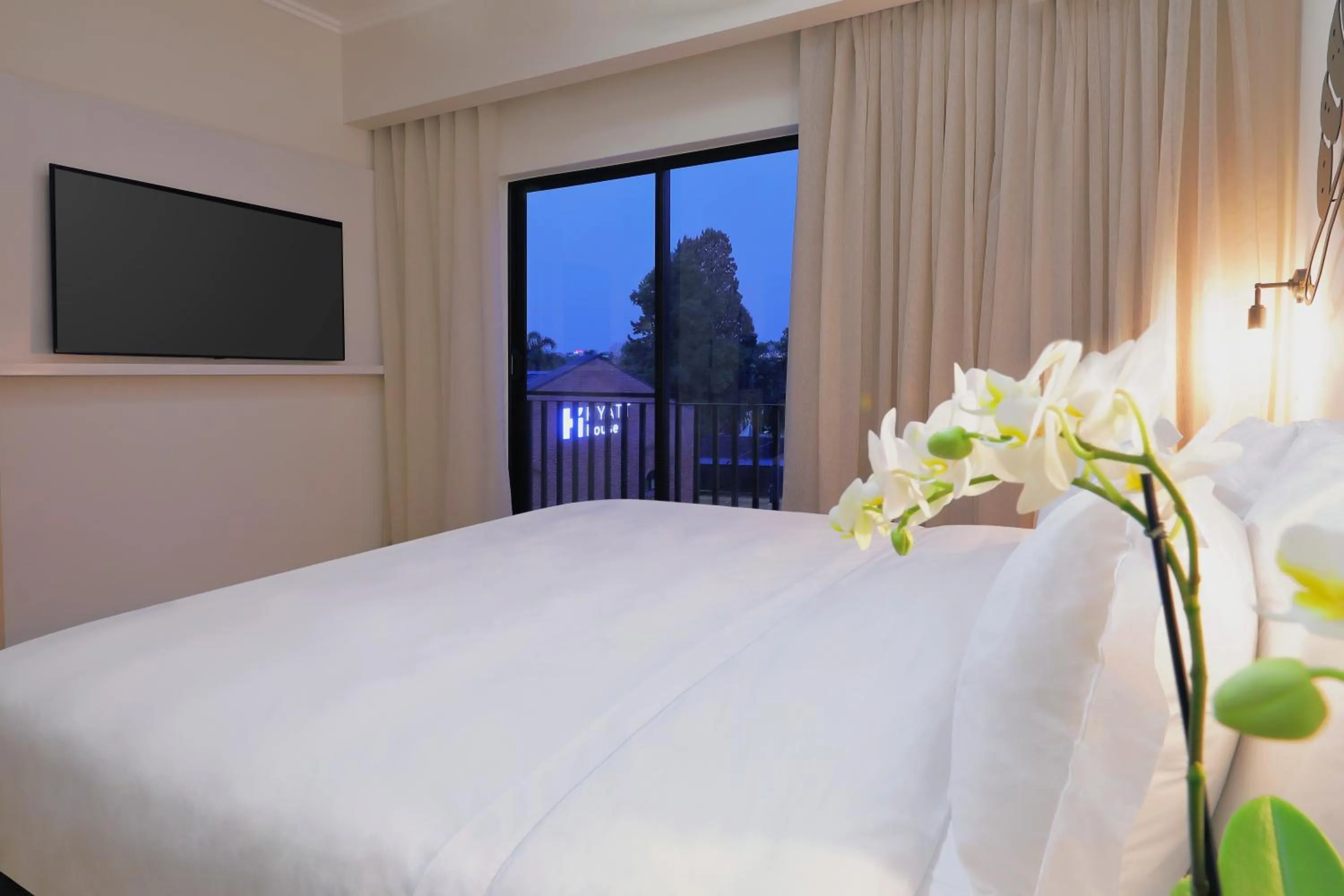 Bed in Hyatt House Johannesburg Rosebank