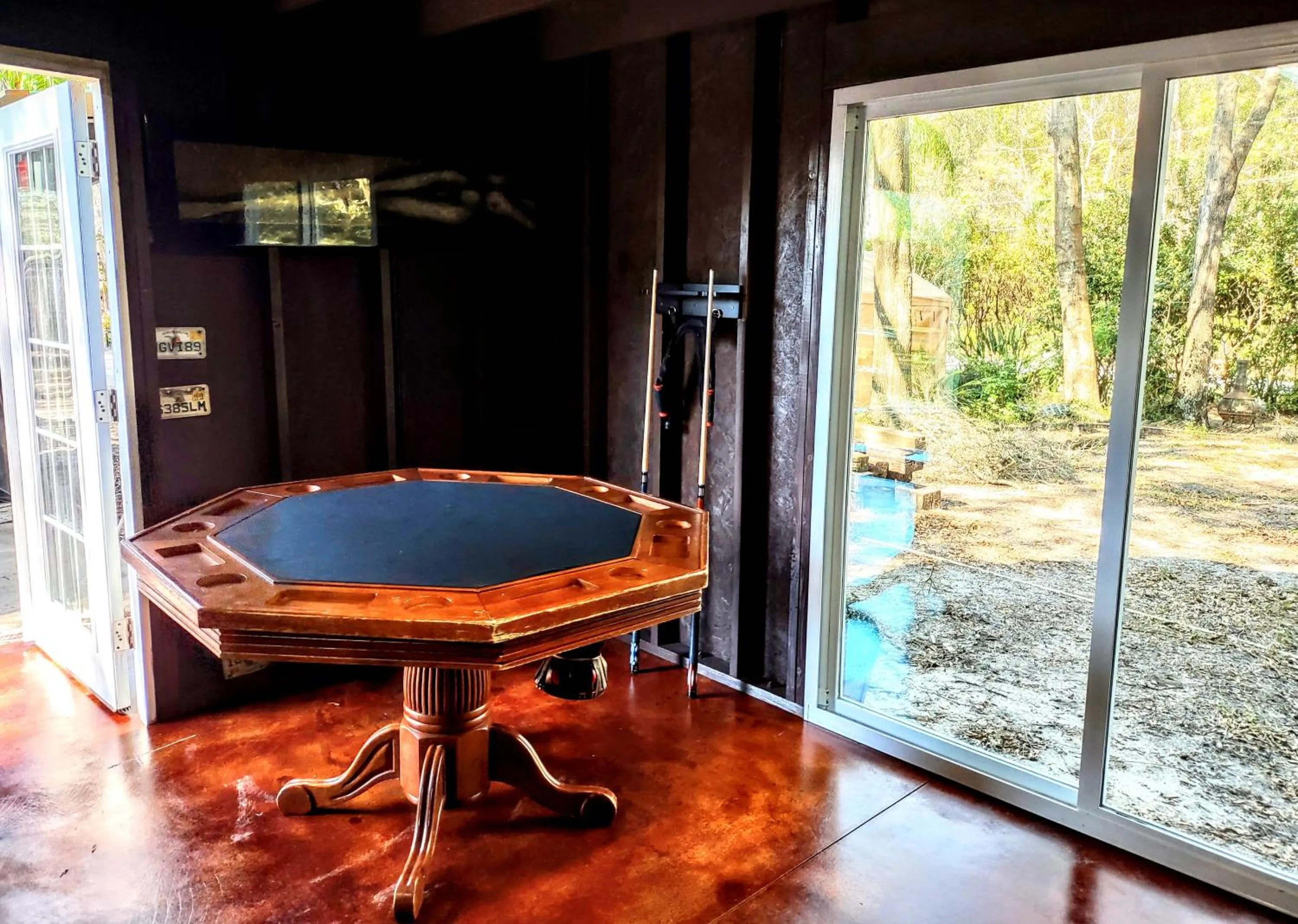 Game Room in Cabin On The Lake