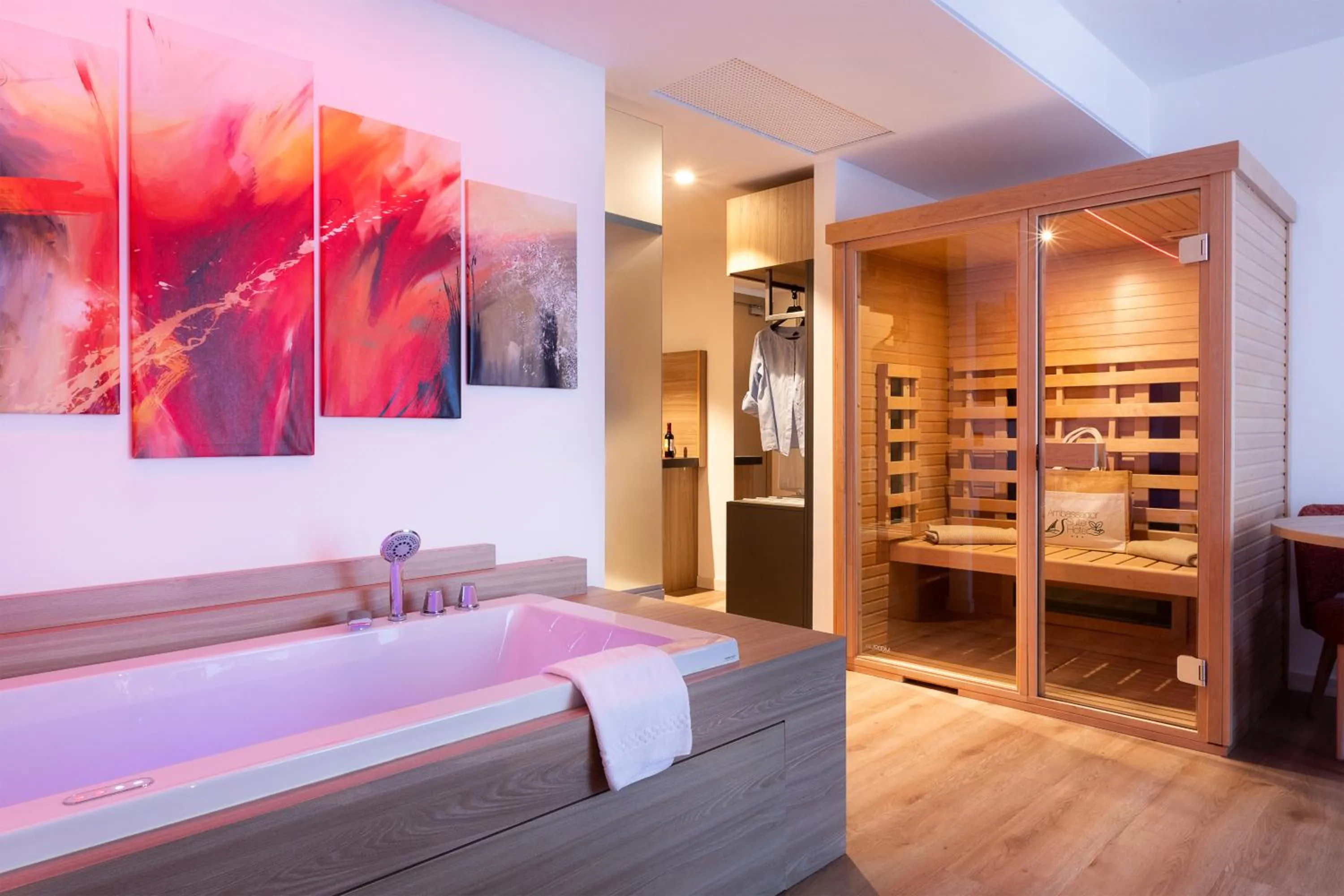 Sauna, Bed in Ambassador Suite Hotel