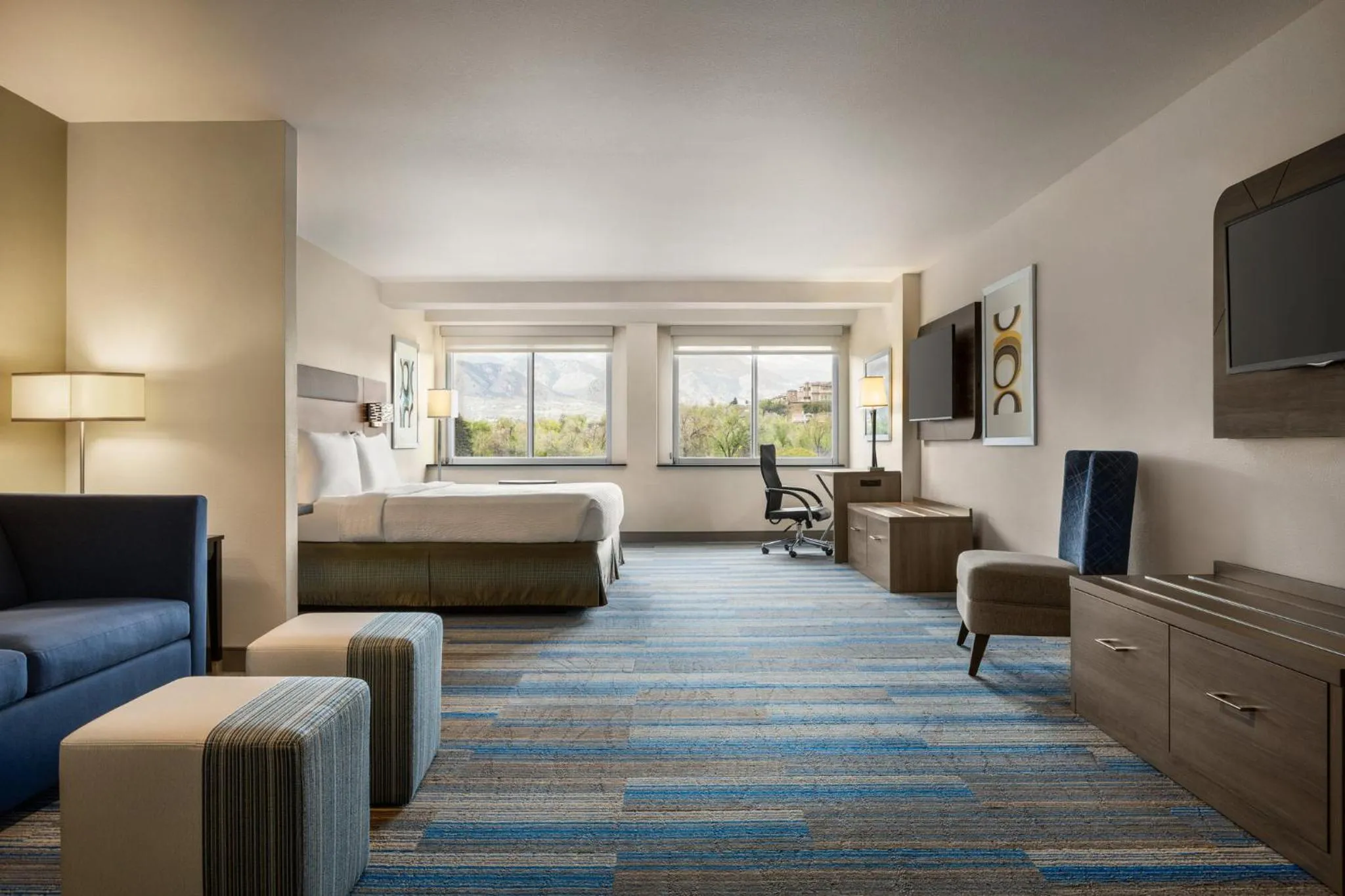 Photo of the whole room, Bed in Holiday Inn Express & Suites Colorado Springs Central by IHG