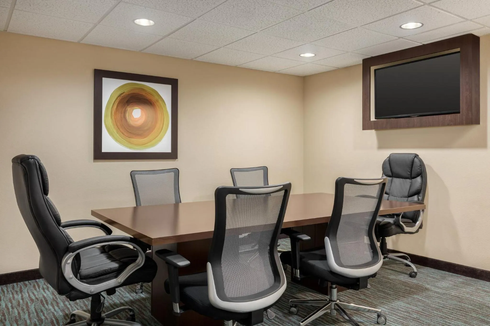 Meeting/conference room in Holiday Inn Express & Suites Colorado Springs Central by IHG