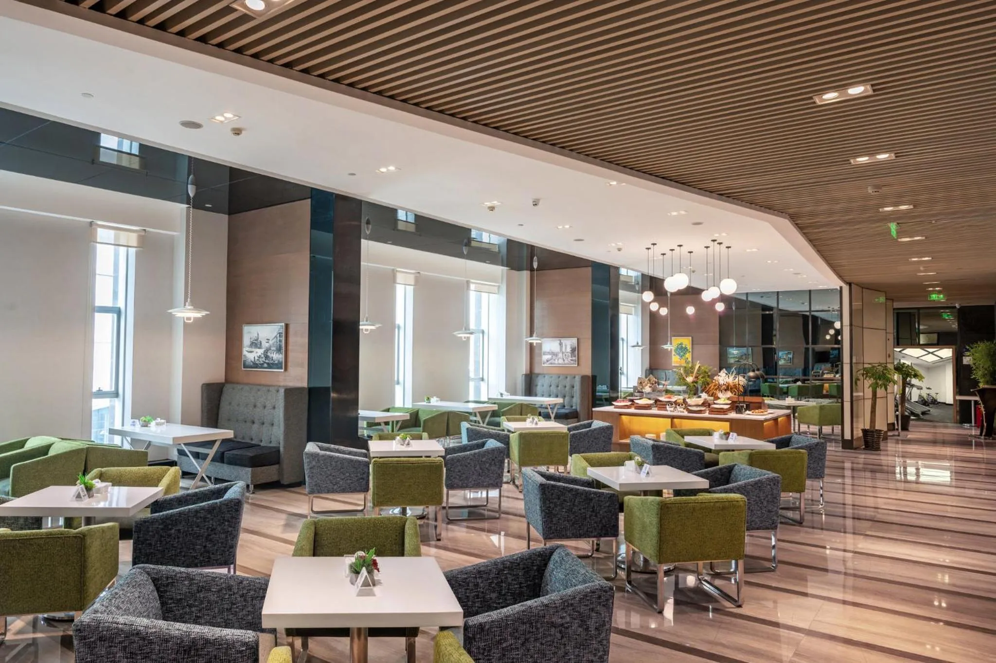 Restaurant/places to eat in Holiday Inn Express Chengdu West Gate by IHG