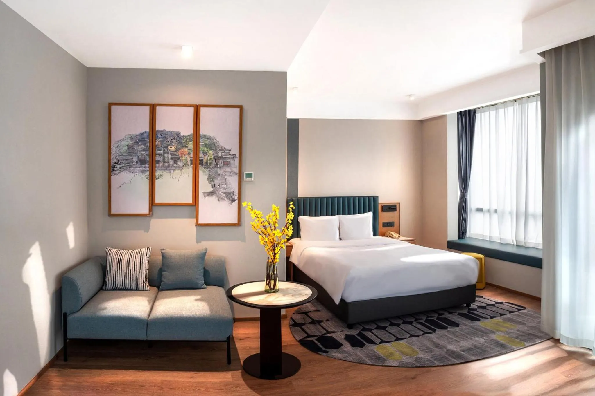 Photo of the whole room, Bed in Holiday Inn Express Chengdu West Gate by IHG