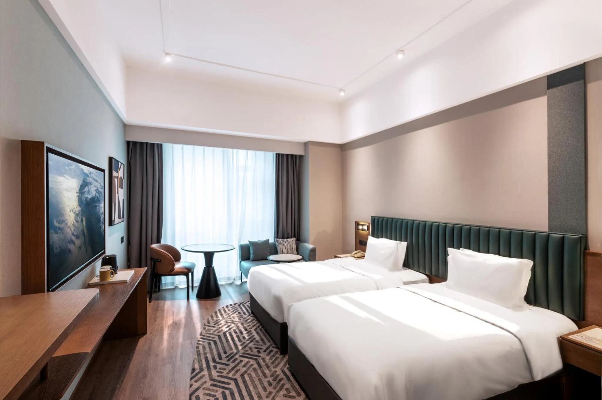 Photo of the whole room, Bed in Holiday Inn Express Chengdu West Gate by IHG