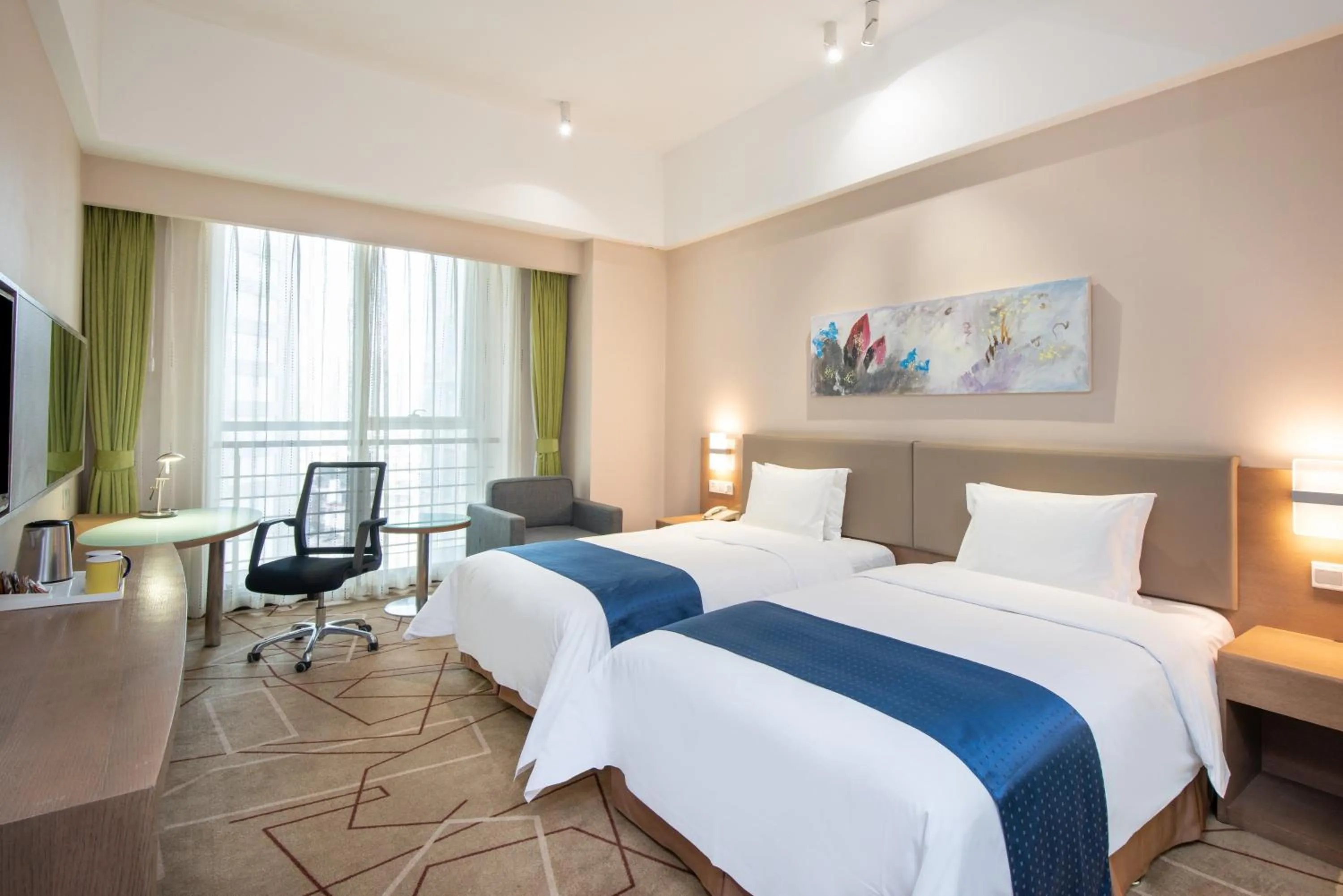 Photo of the whole room, Bed in Holiday Inn Express Chengdu West Gate by IHG