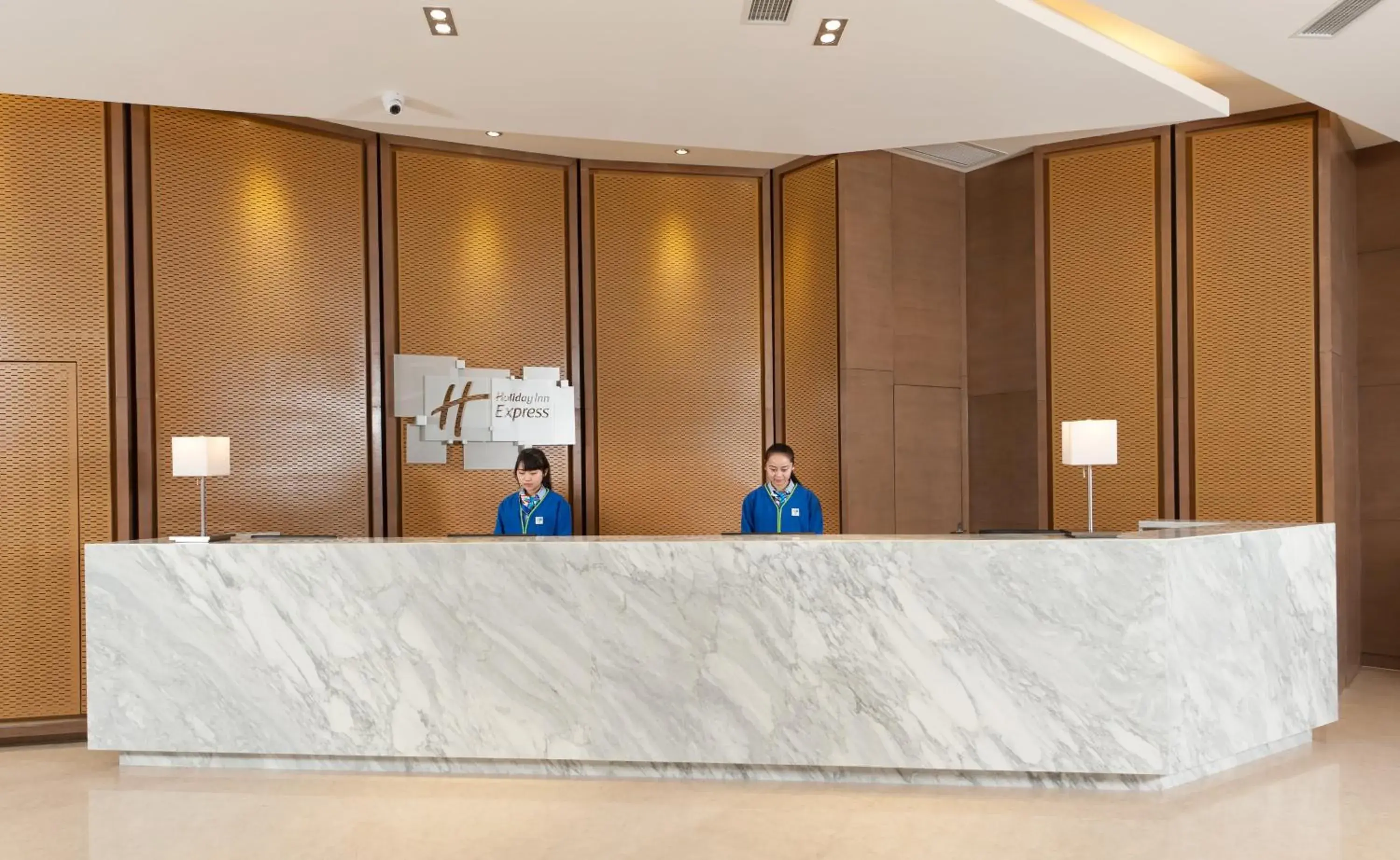 Lobby or reception in Holiday Inn Express Chengdu West Gate by IHG Lobby or reception in Holiday Inn Express Chengdu West Gate by IHG