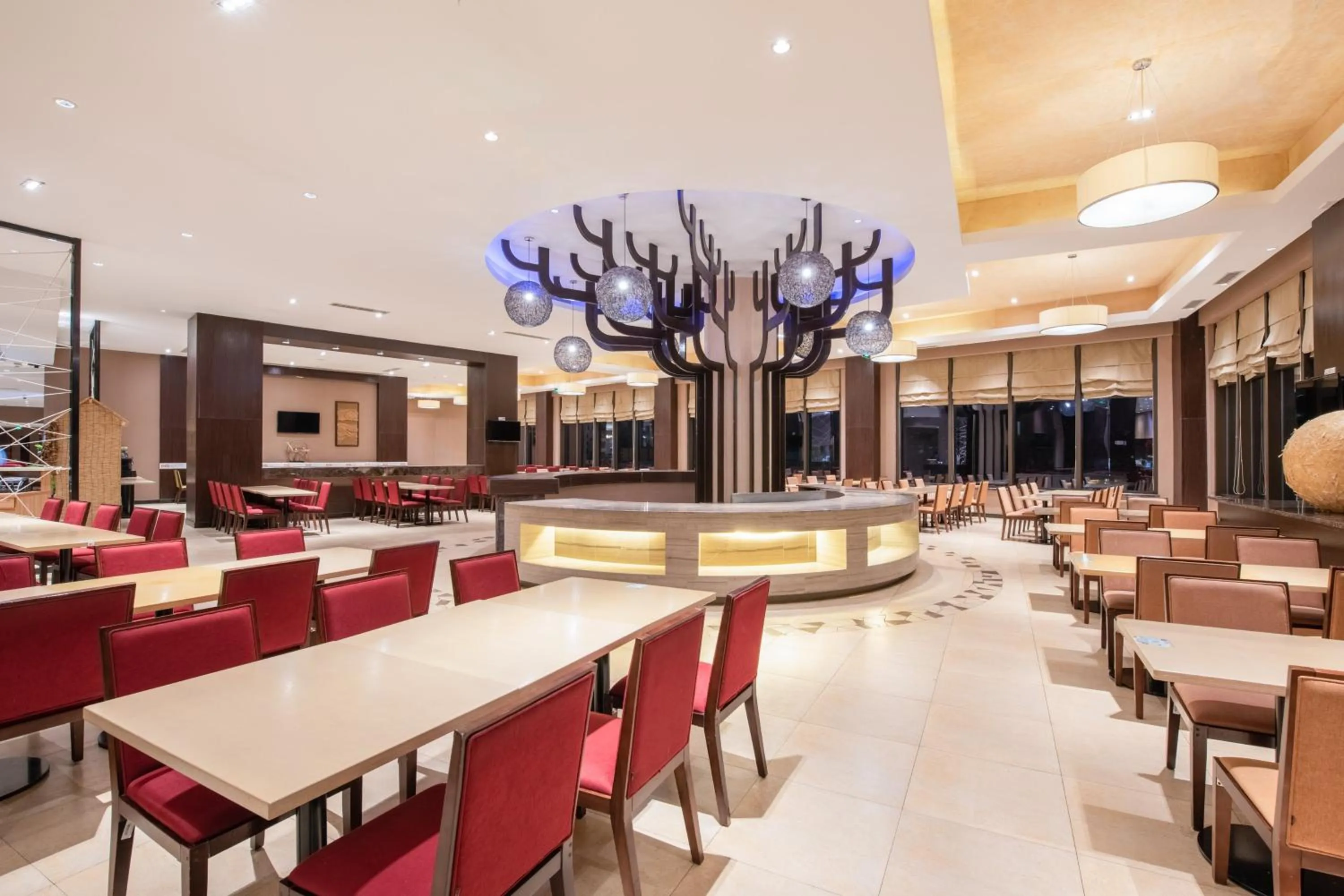 Restaurant/places to eat in Holiday Inn Express Changbaishan by IHG