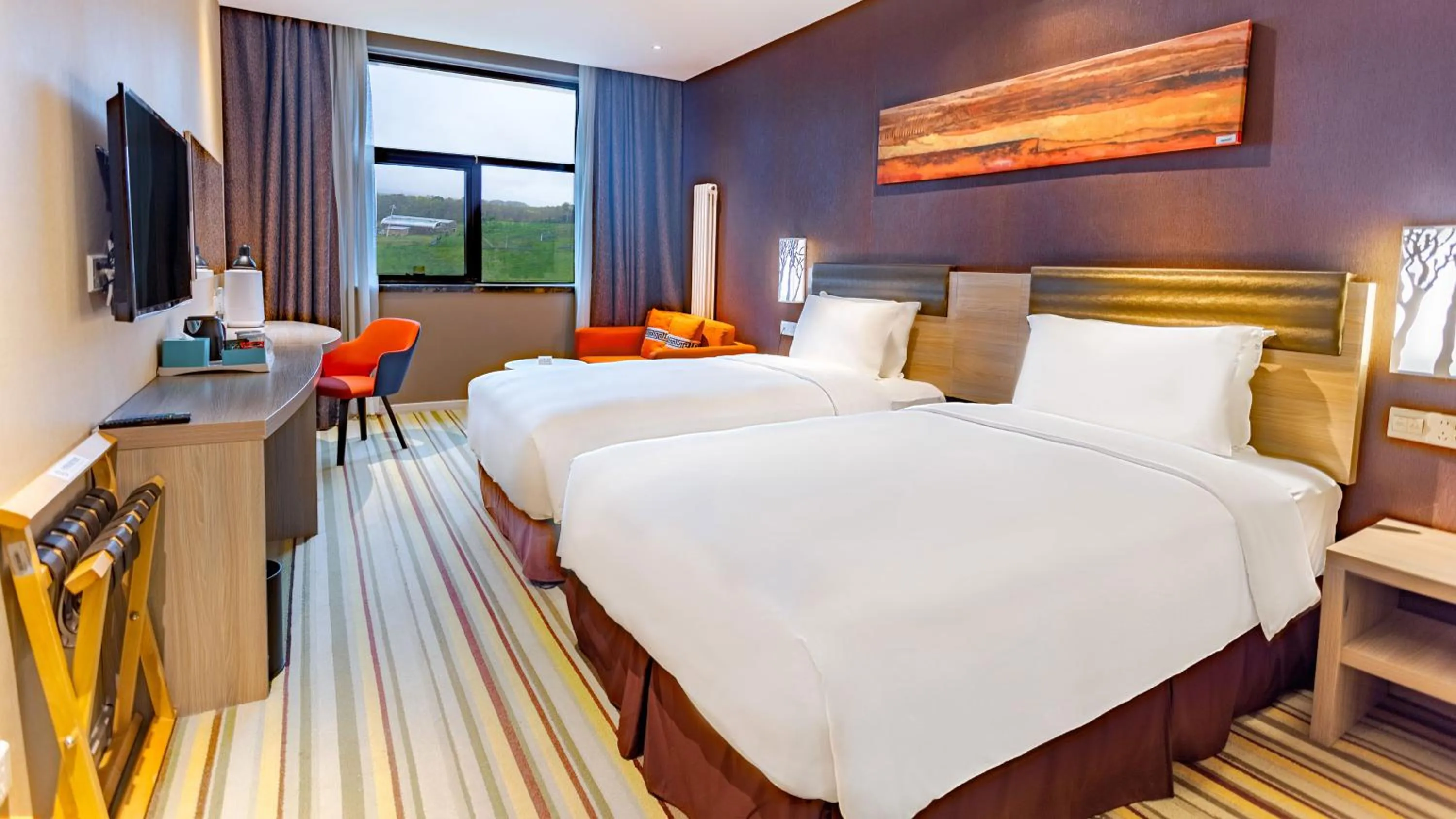 Photo of the whole room, Bed in Holiday Inn Express Changbaishan by IHG