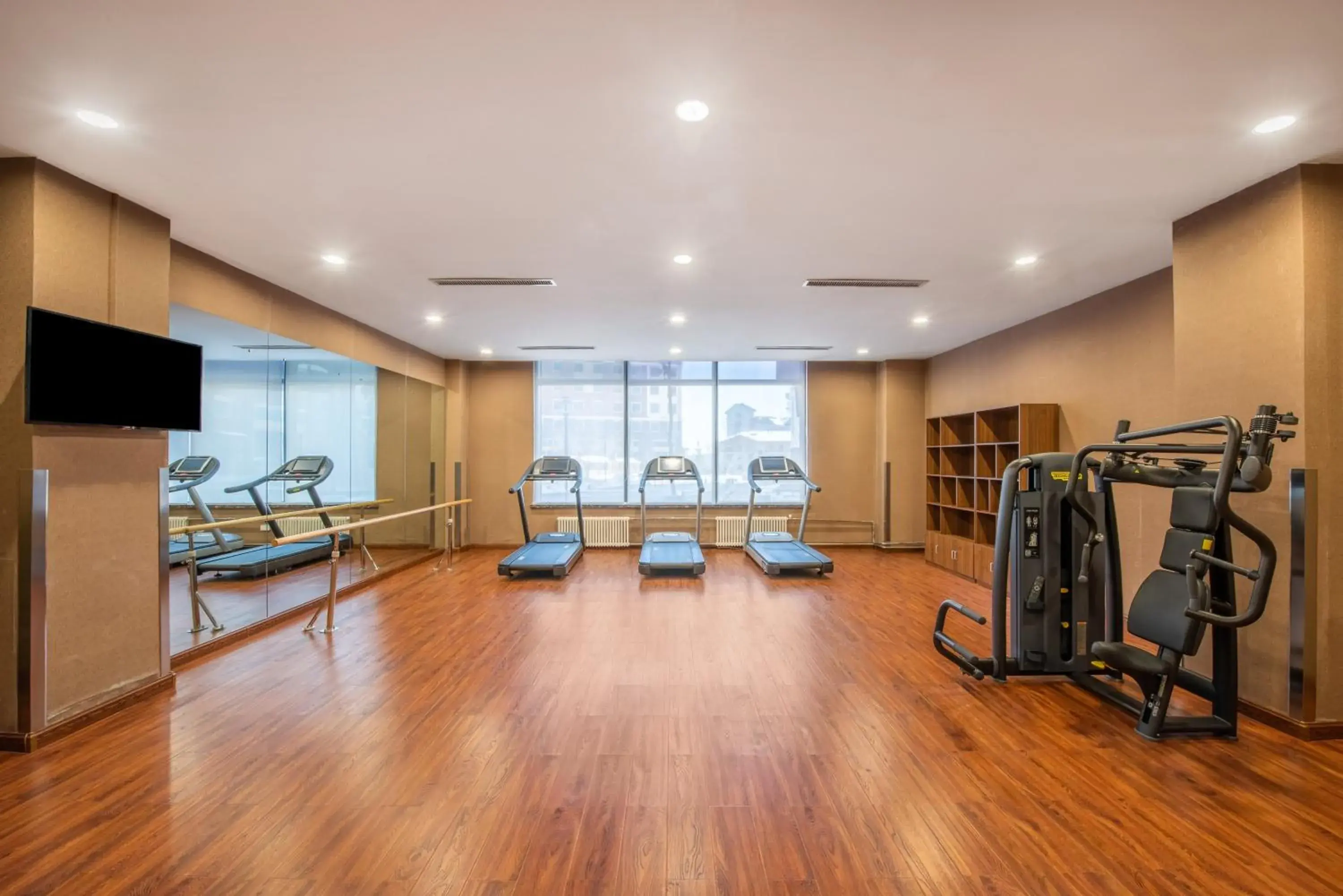 Fitness centre/facilities in Holiday Inn Express Changbaishan by IHG Fitness centre/facilities in Holiday Inn Express Changbaishan by IHG