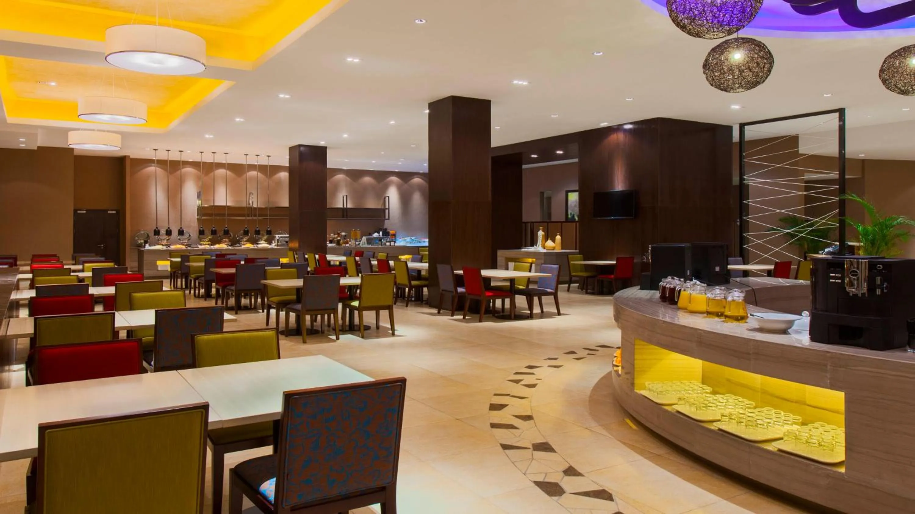 Restaurant/places to eat in Holiday Inn Express Changbaishan by IHG