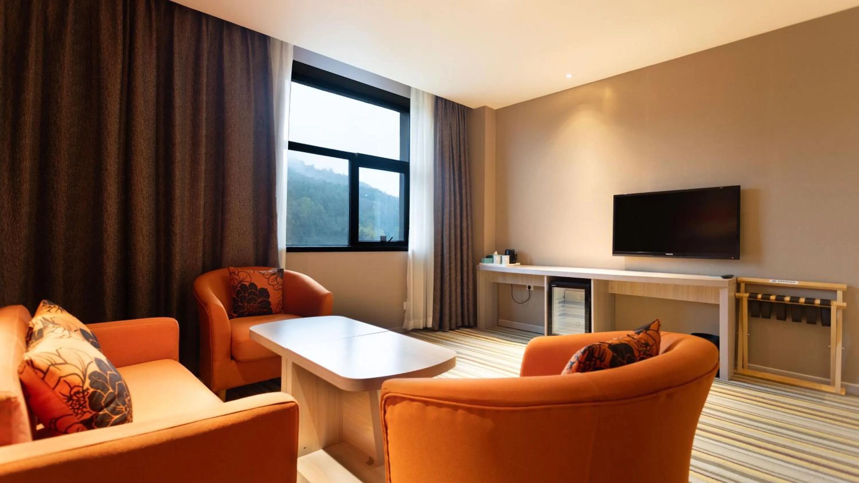Photo of the whole room in Holiday Inn Express Changbaishan by IHG