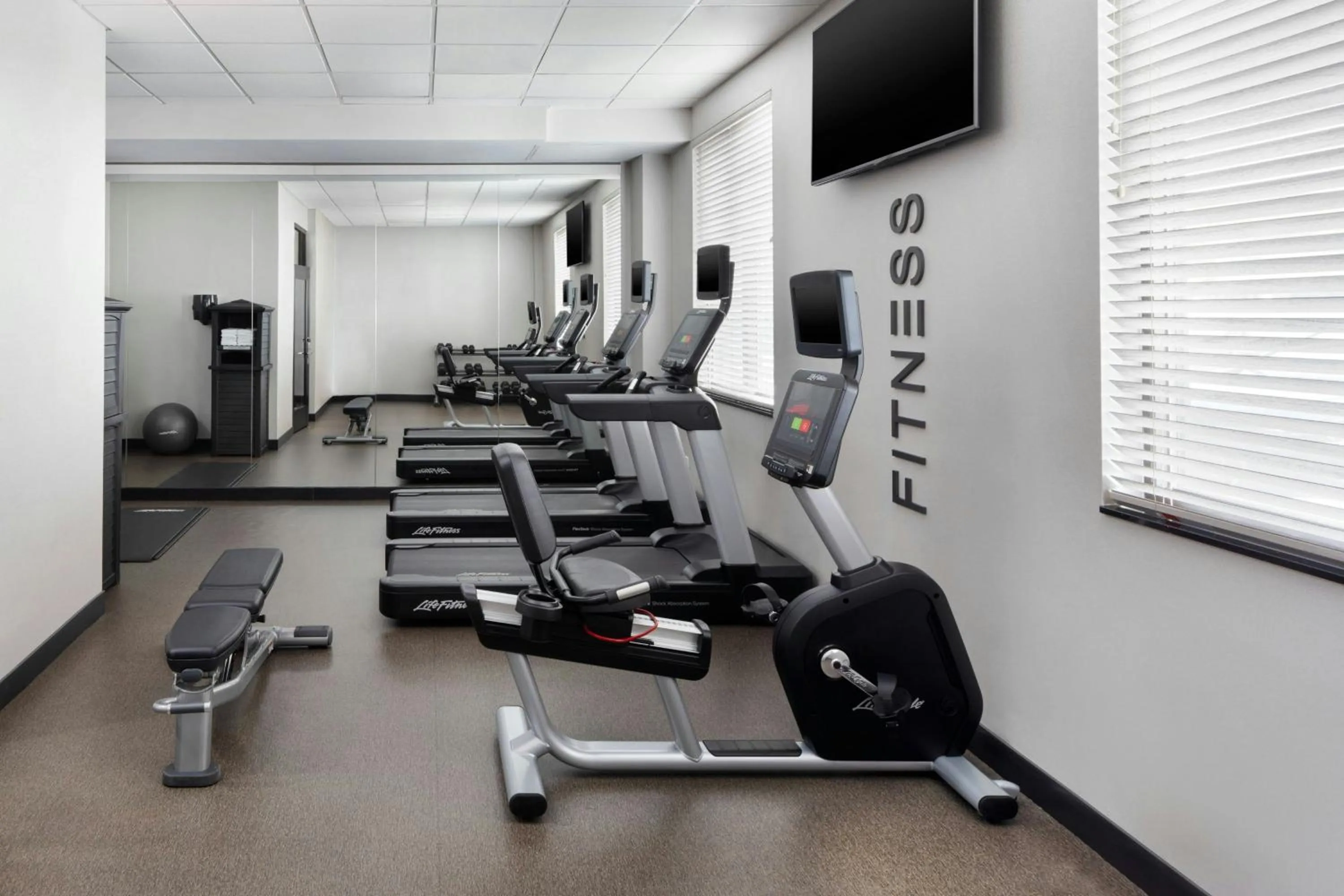 Fitness centre/facilities in Fairfield Inn & Suites by Marriott New York Staten Island