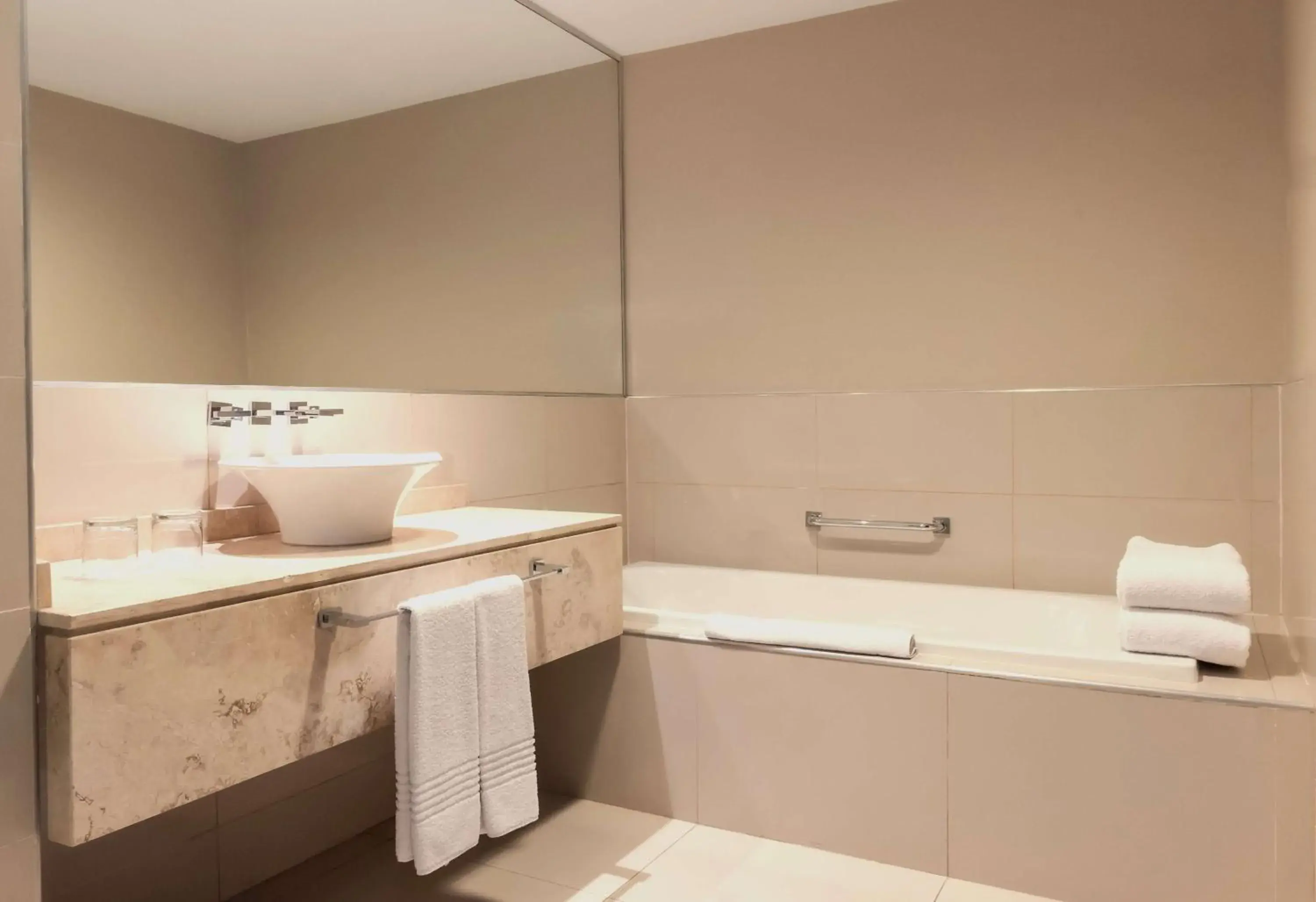 Hilton Mendoza Hilton Mendoza