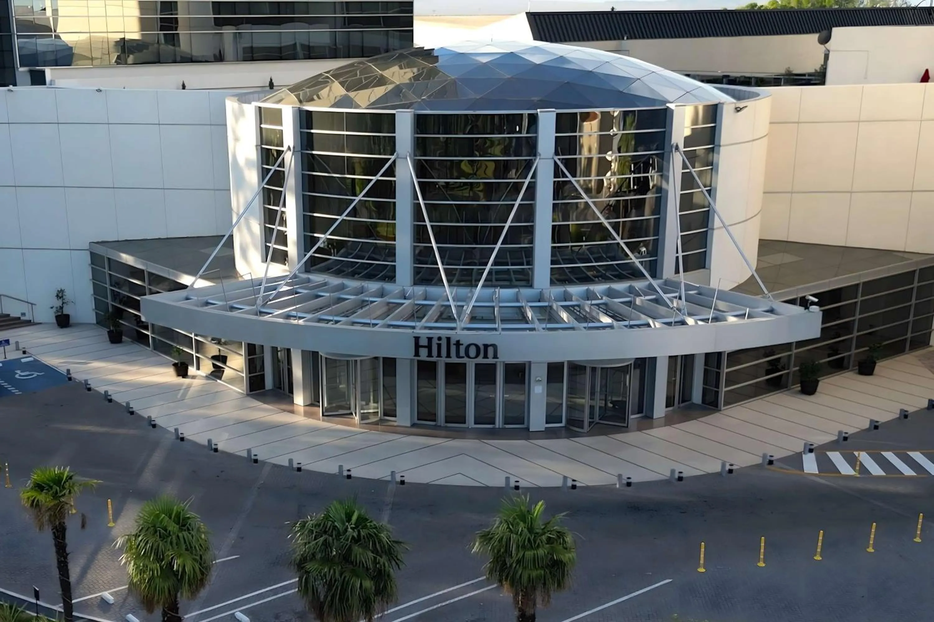 Property building in Hilton Mendoza