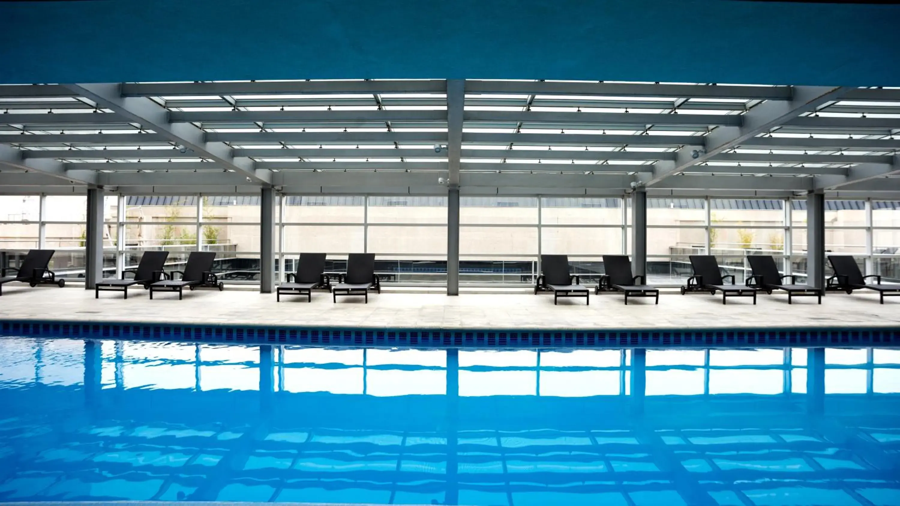 Swimming pool in Hilton Mendoza Swimming pool in Hilton Mendoza