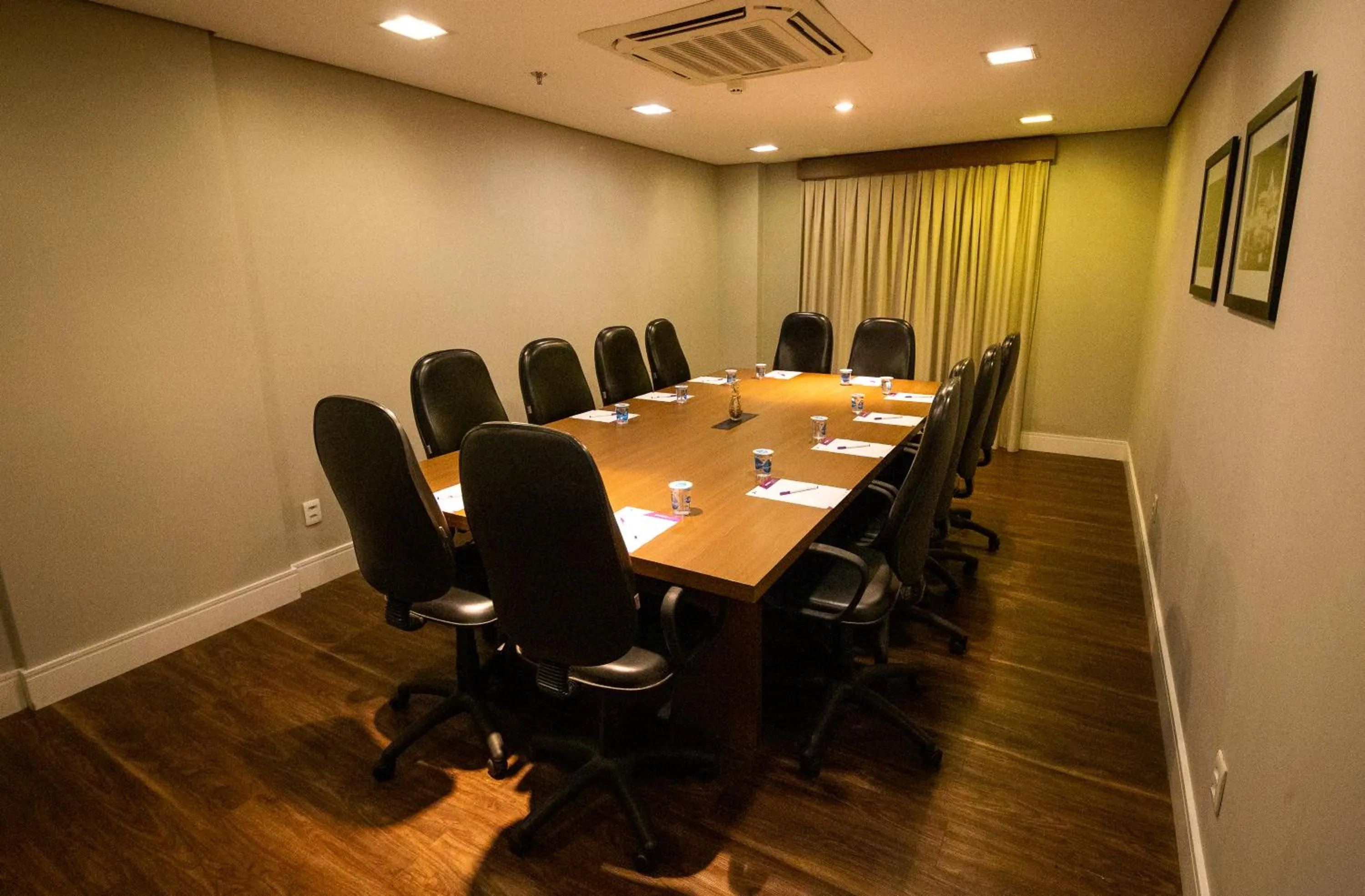 Meeting/conference room in Diff Hotel - by Easy Hotéis