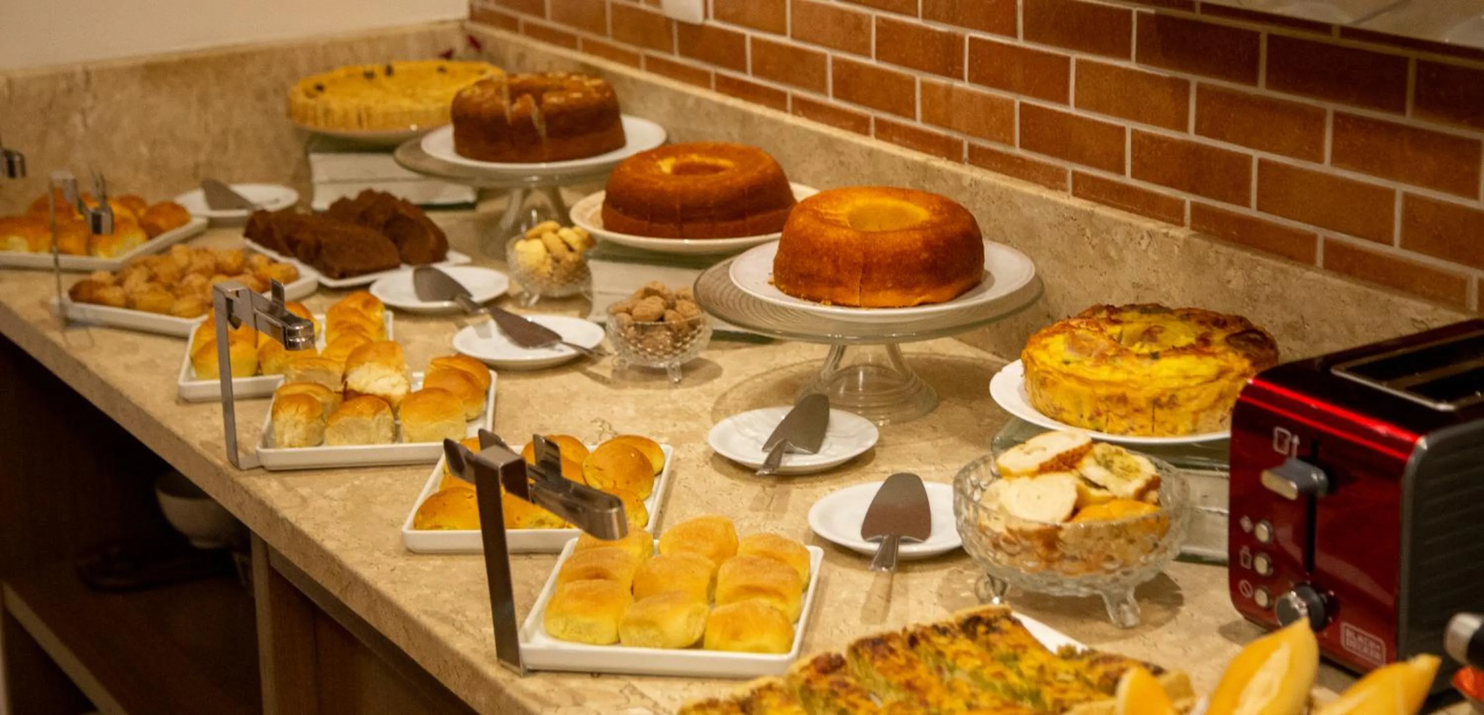 Buffet breakfast in Diff Hotel - by Easy Hotéis