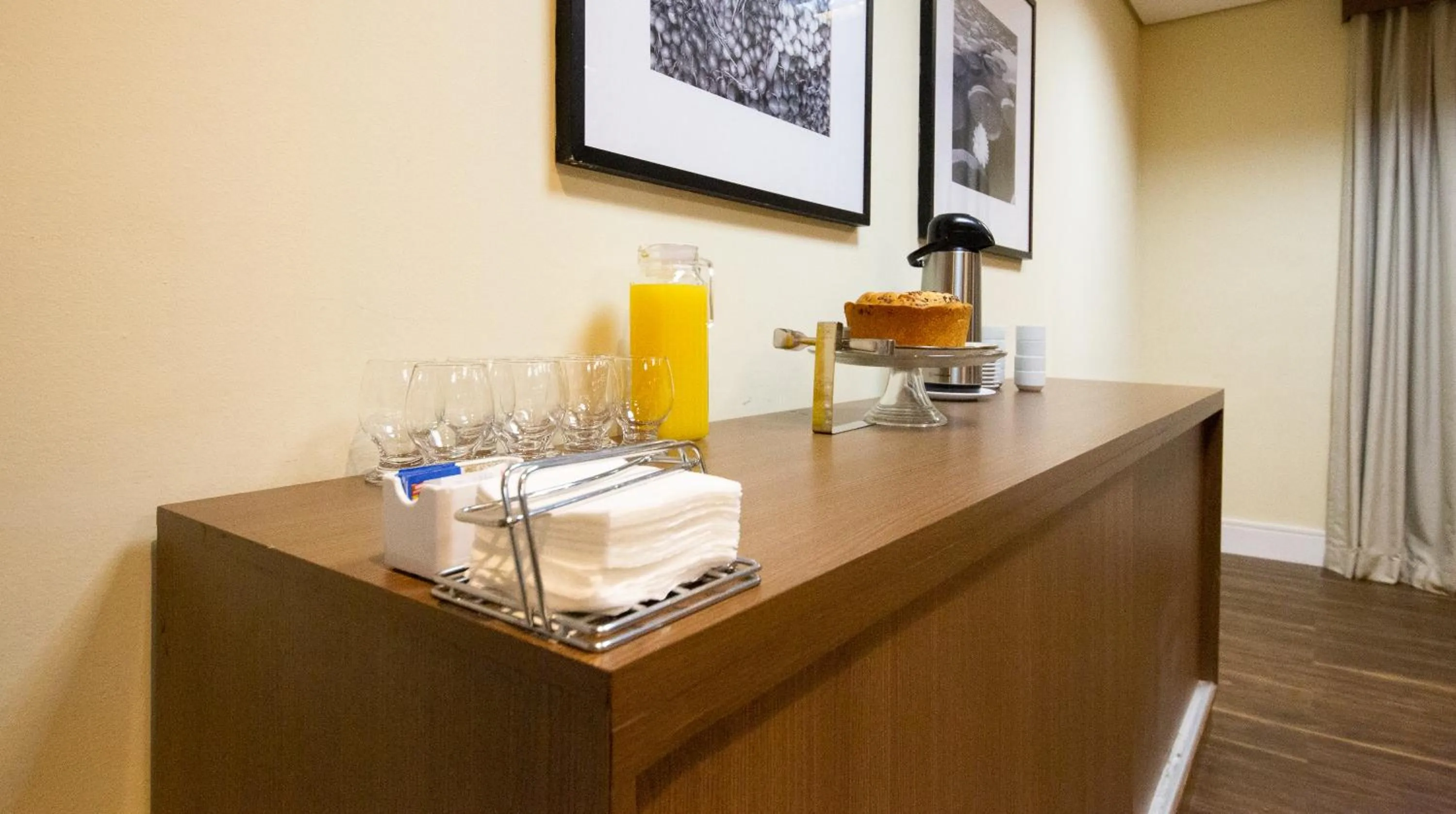 Food and drinks in Diff Hotel - by Easy Hotéis