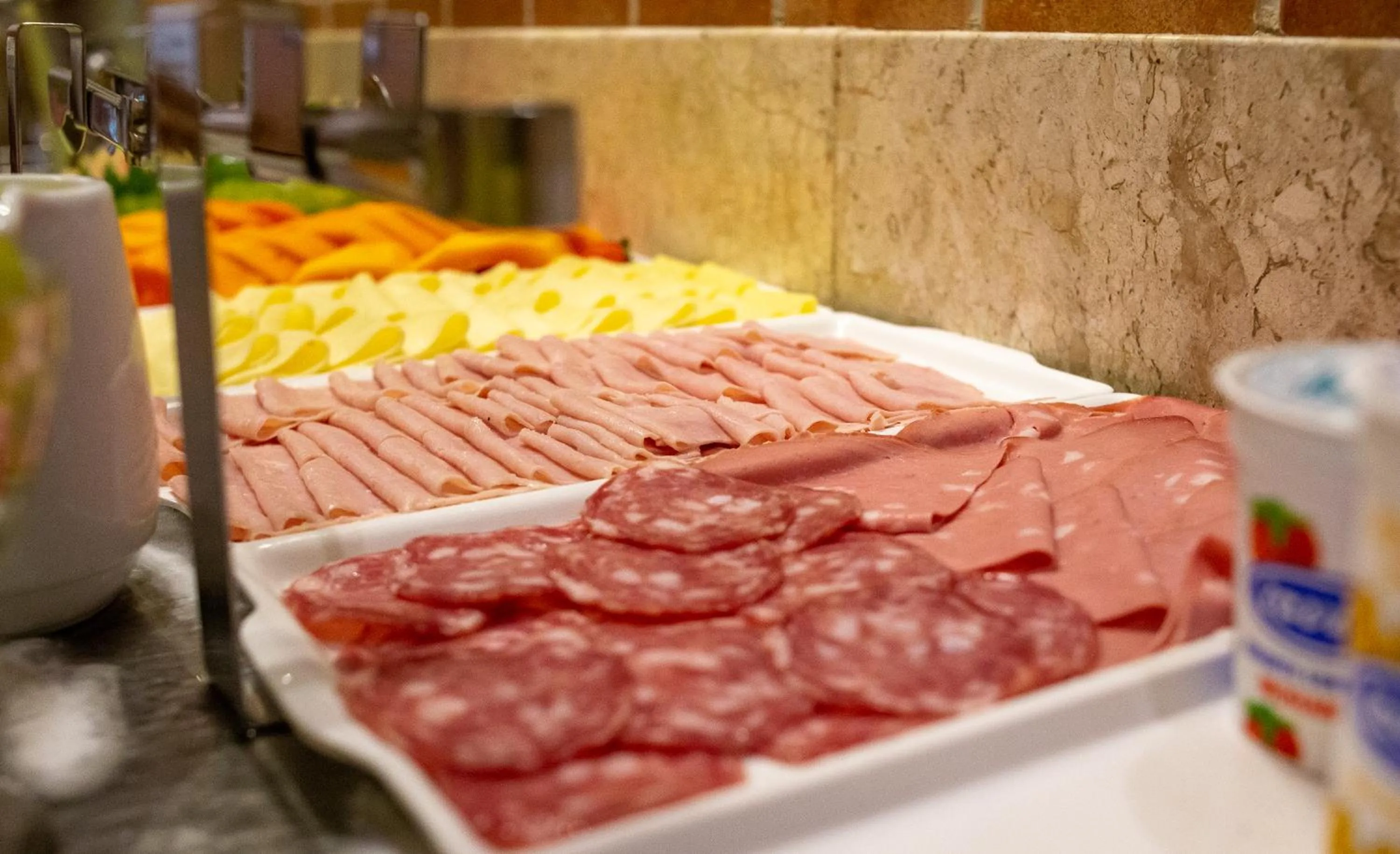 Buffet breakfast in Diff Hotel - by Easy Hotéis