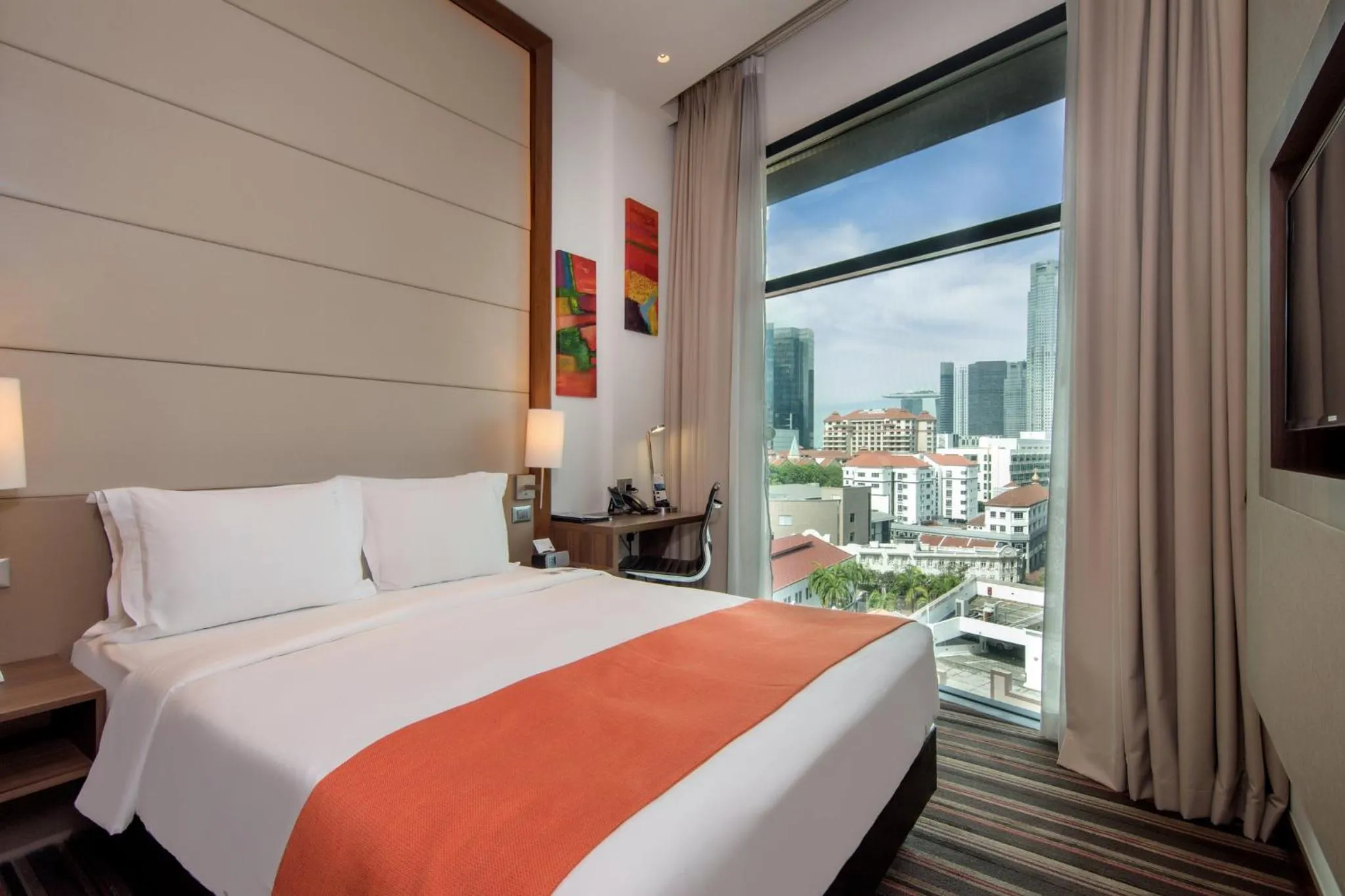 Photo of the whole room, Bed in Holiday Inn Express Singapore Clarke Quay by IHG