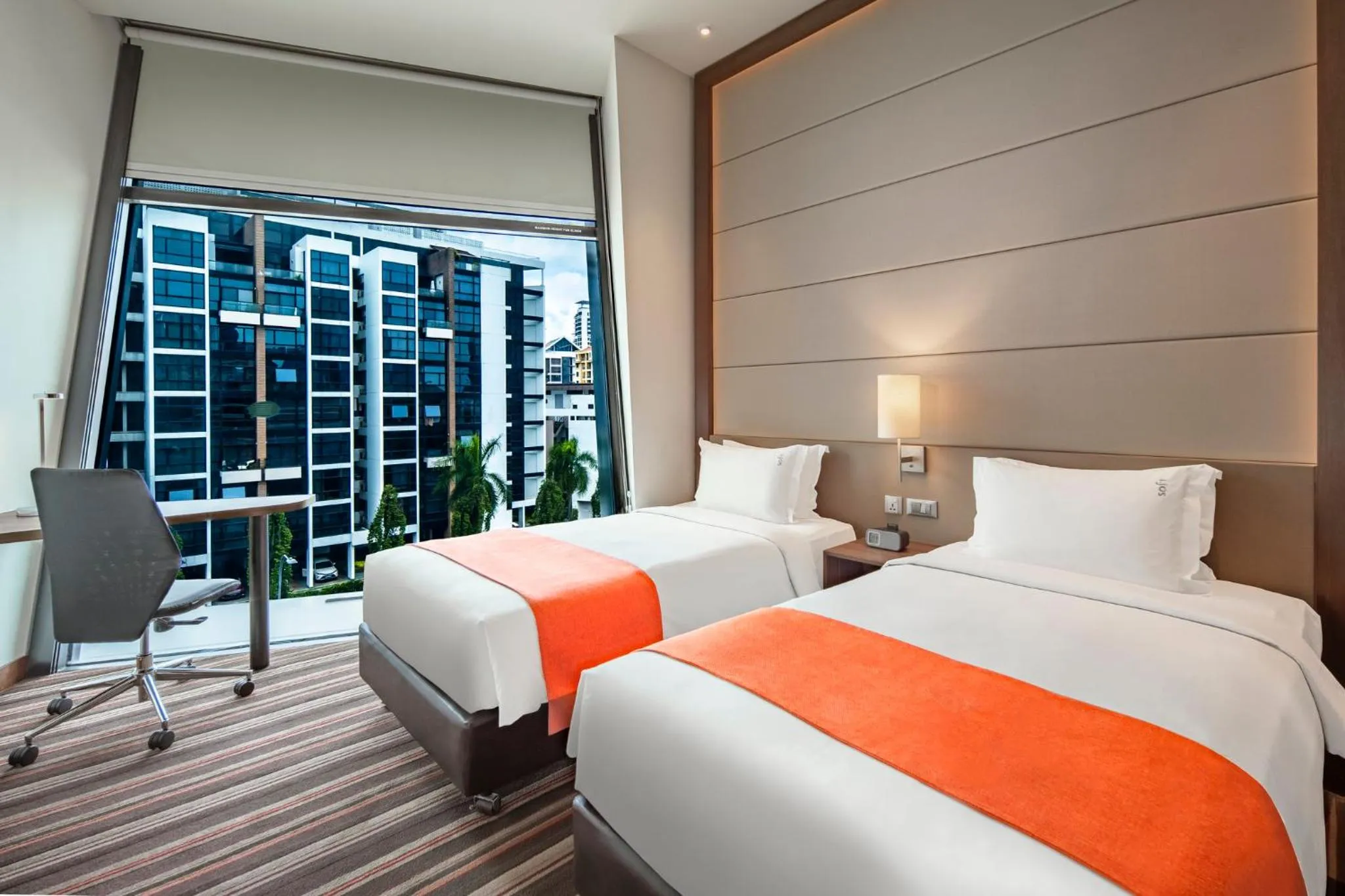 Photo of the whole room, Bed in Holiday Inn Express Singapore Clarke Quay by IHG