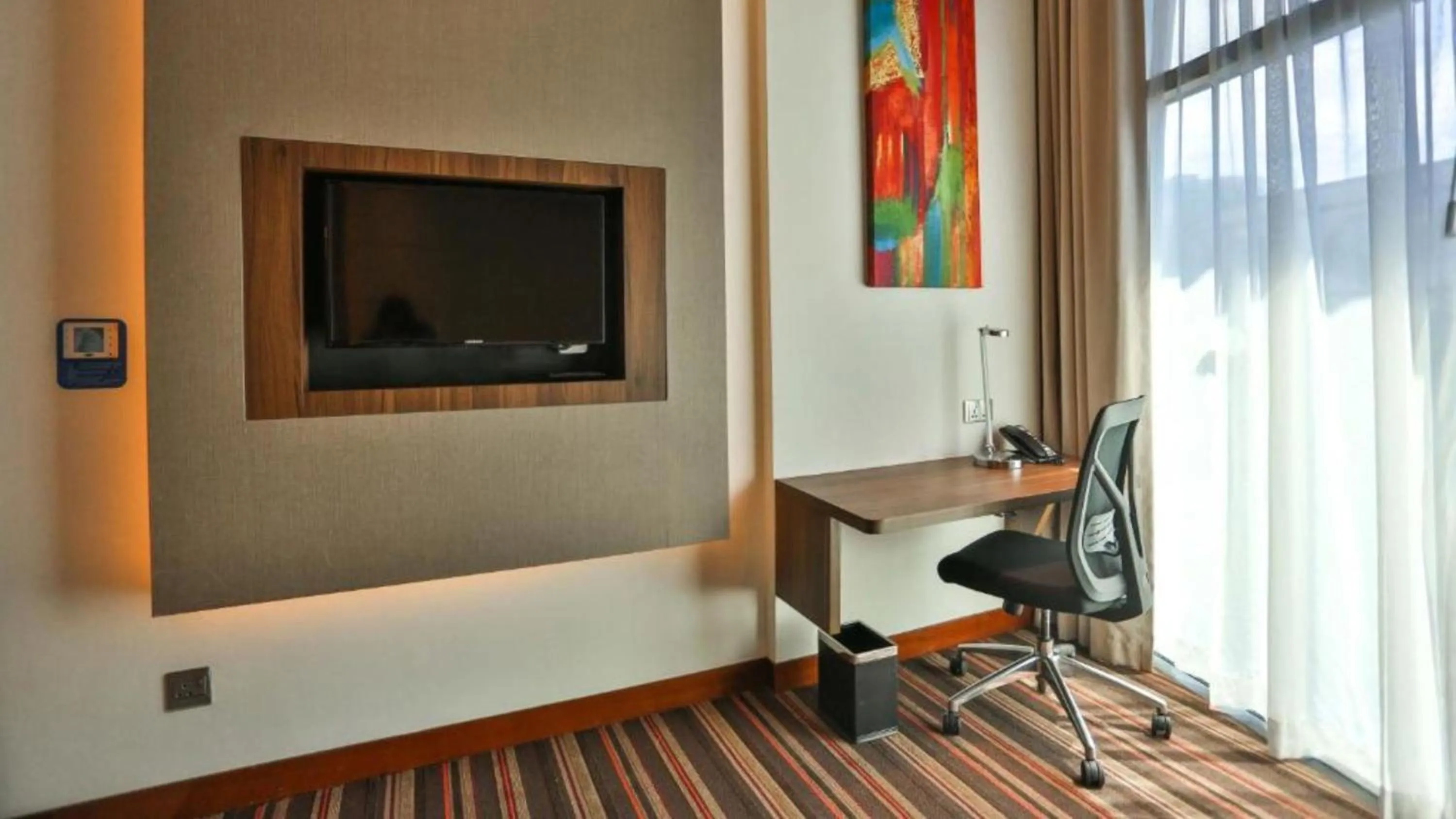 Photo of the whole room in Holiday Inn Express Singapore Clarke Quay by IHG