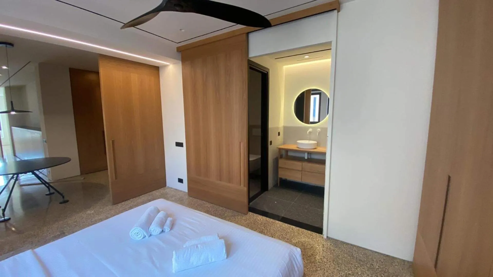 Bedroom, Bed in Athens Tower