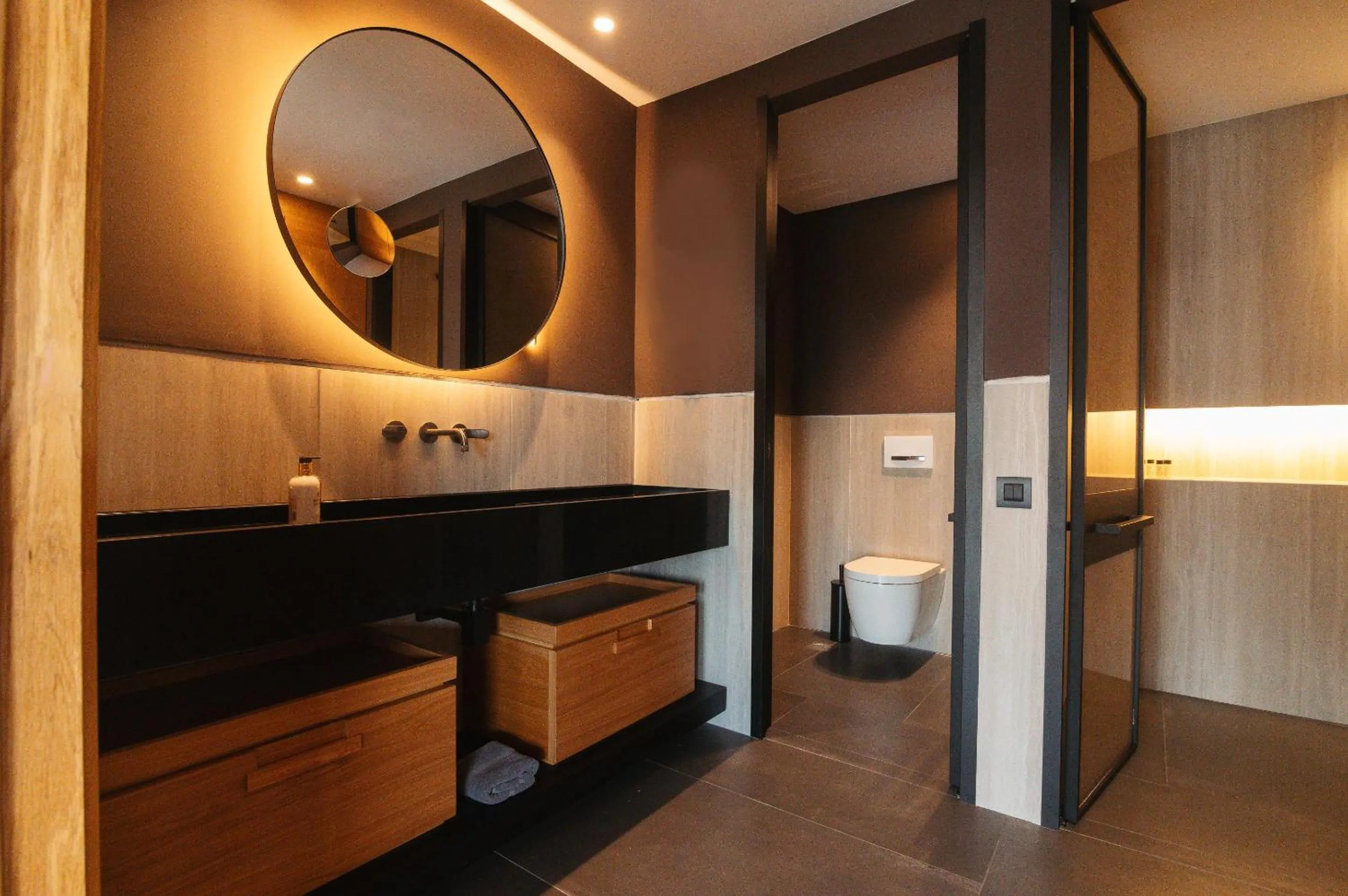 King Suite in Athens Tower