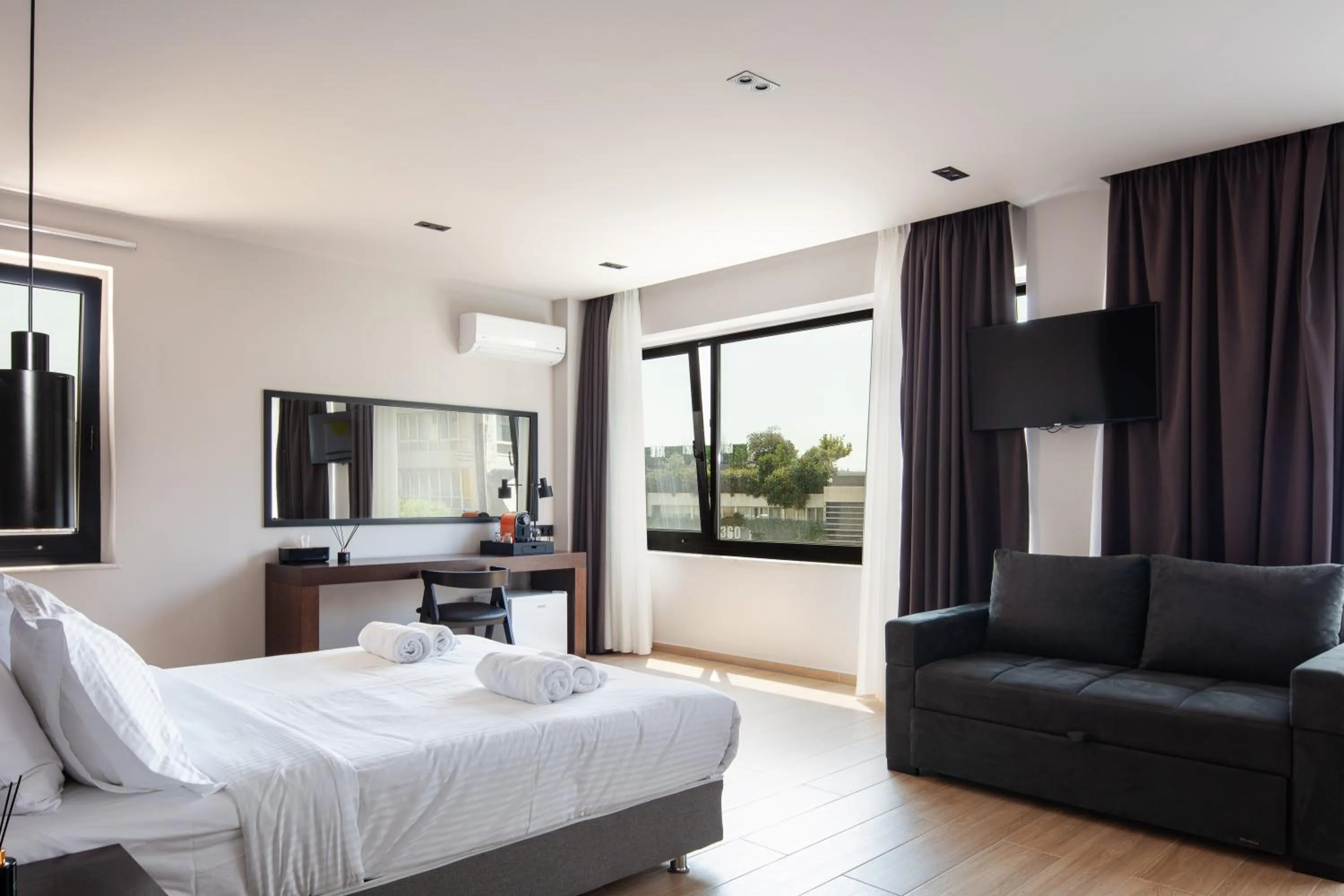 Bedroom, Bed in Athens Tower