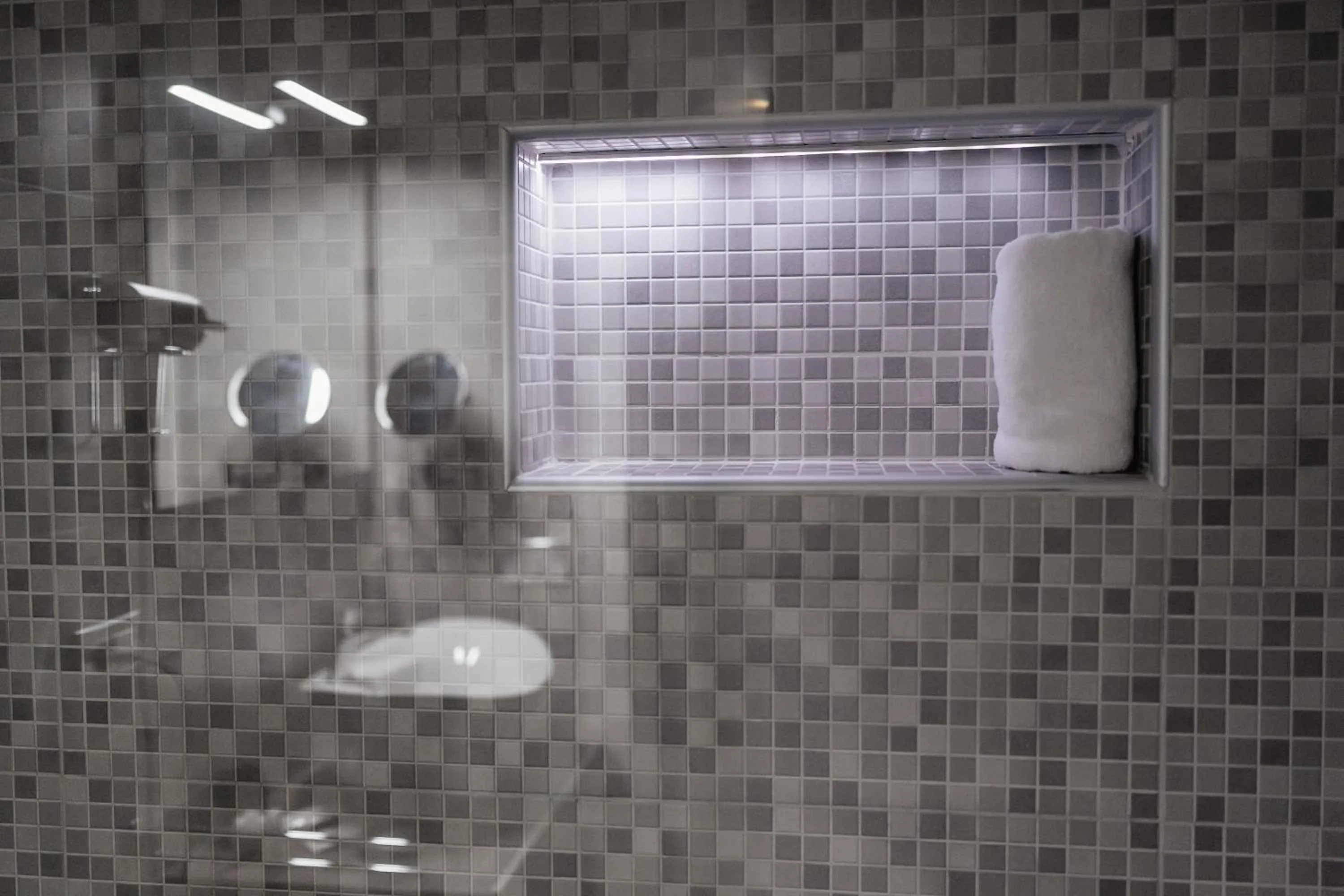 Bathroom in Zaro Suites B&B