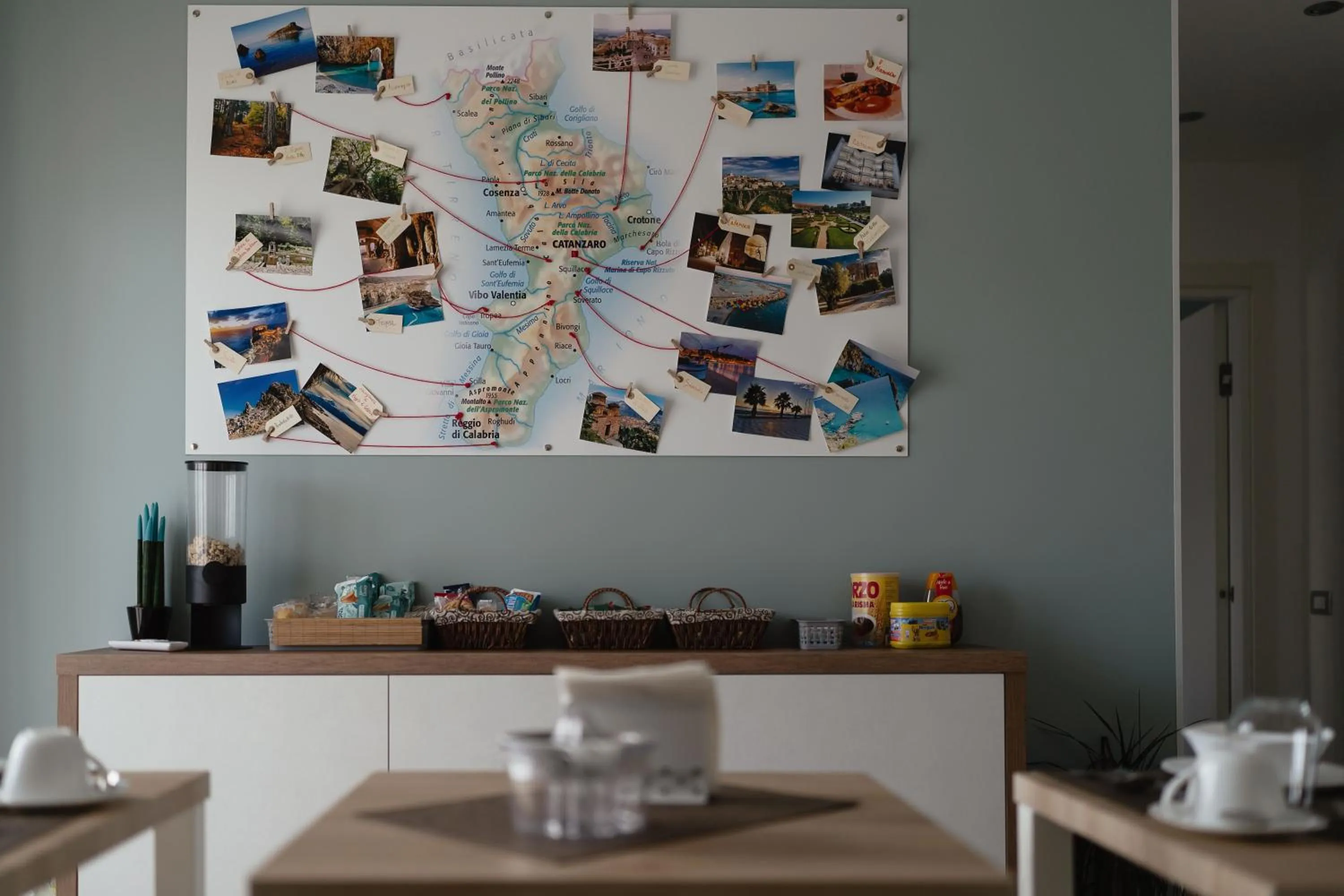 Breakfast in Zaro Suites B&B