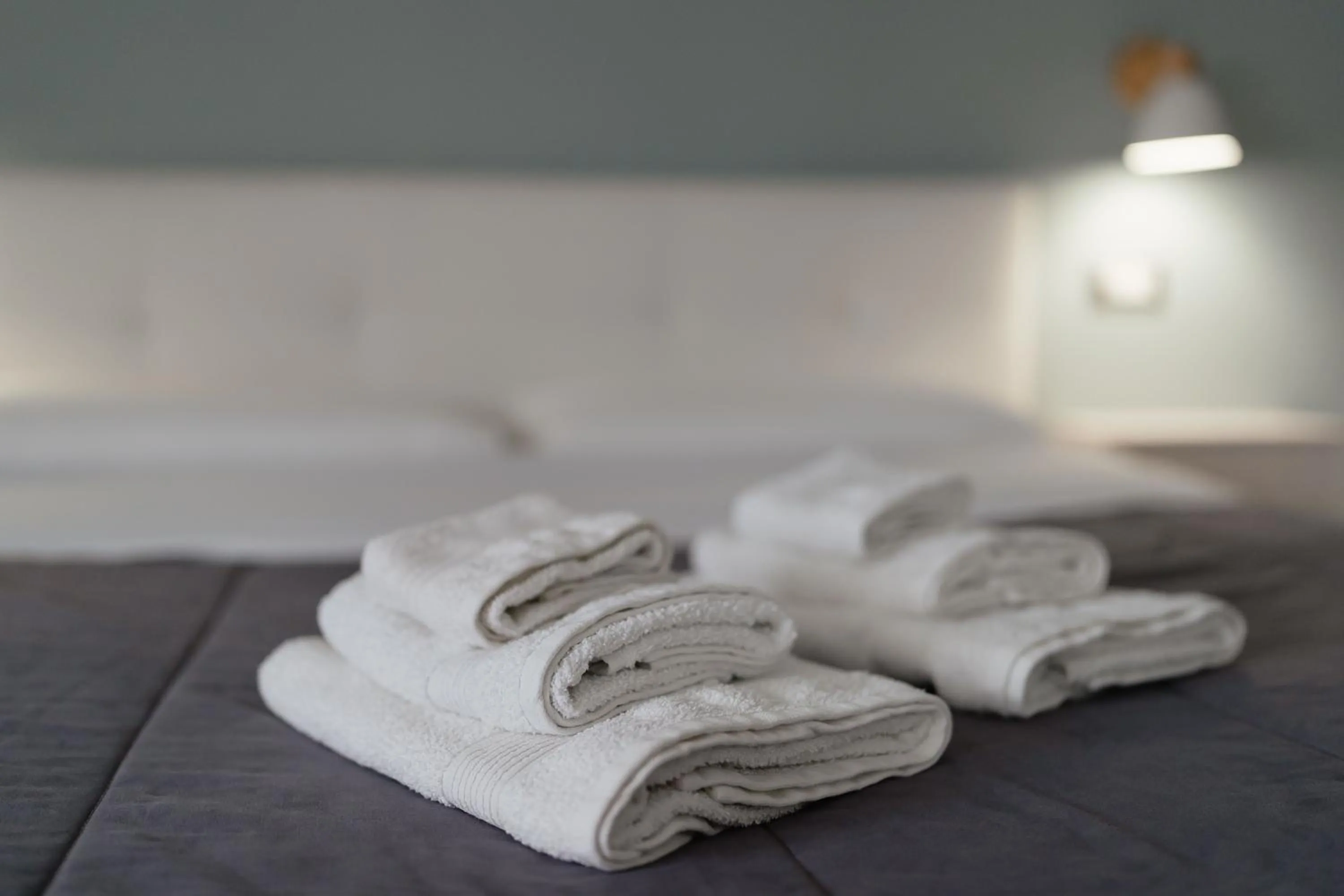 towels, Bed in Zaro Suites B&B