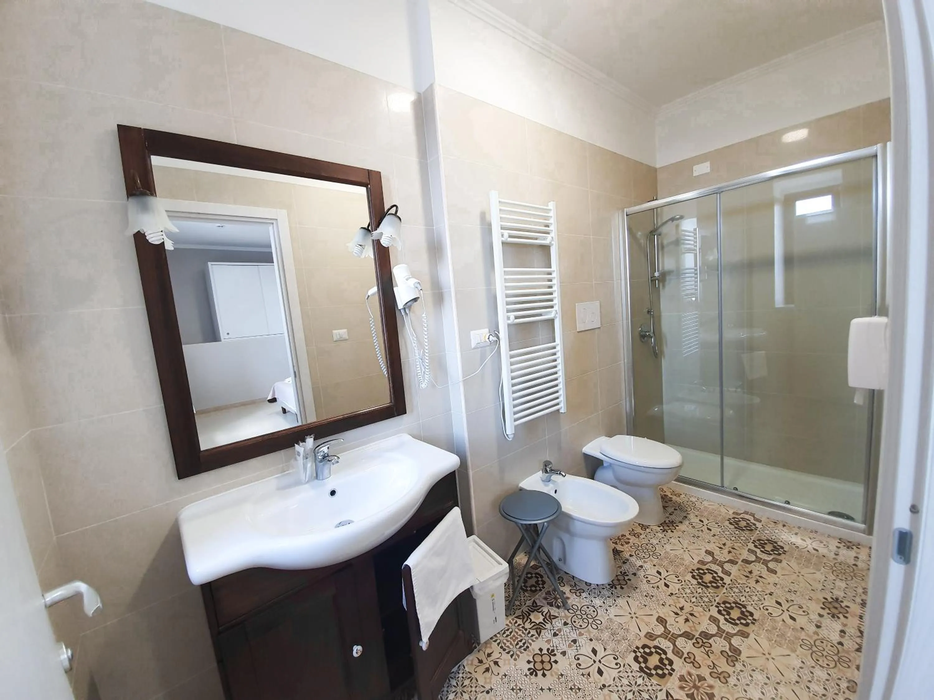 People in Hotel Il Quadrifoglio