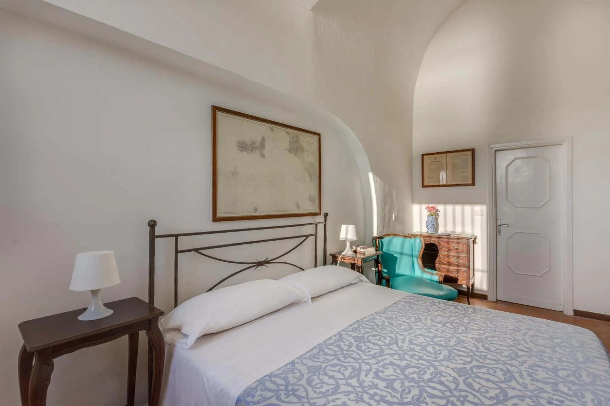 Photo of the whole room, Bed in Hotel Torre Dei Borboni