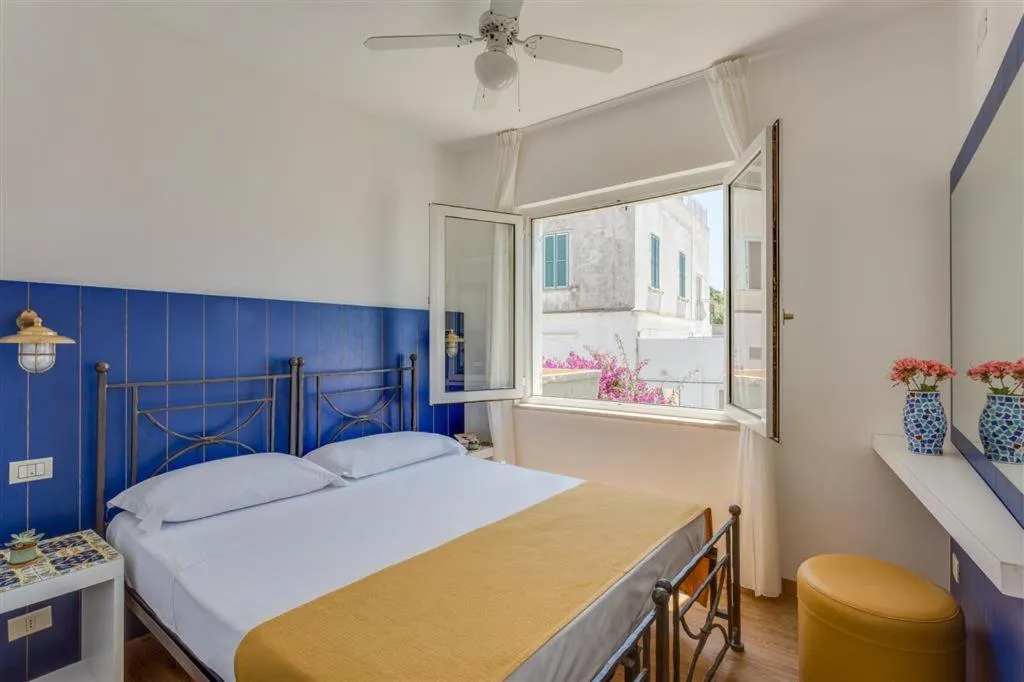 Bedroom, Bed in Hotel Torre Dei Borboni